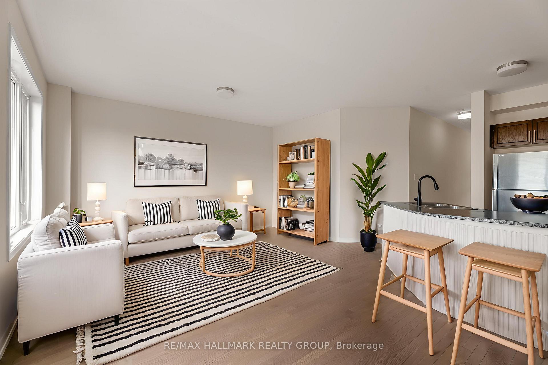 Photo 15 of 521 Radiant Private, Ottawa, Kanata - Emerald Meadows/Trailwest — HOMEH