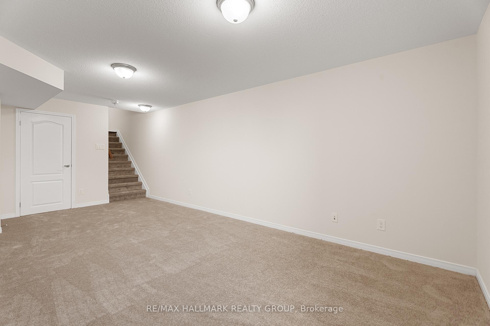 Photo 20 of 521 Radiant Private, Ottawa, Kanata - Emerald Meadows/Trailwest — HOMEH
