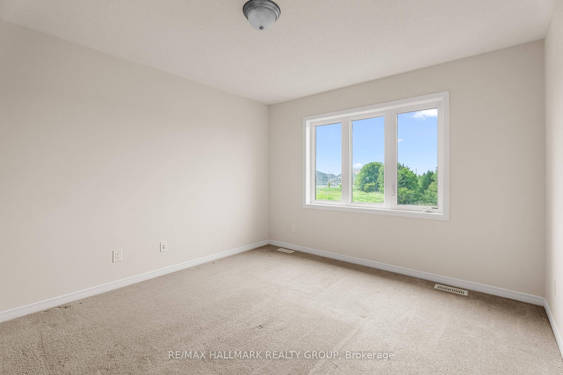 Photo 22 of 521 Radiant Private, Ottawa, Kanata - Emerald Meadows/Trailwest — HOMEH
