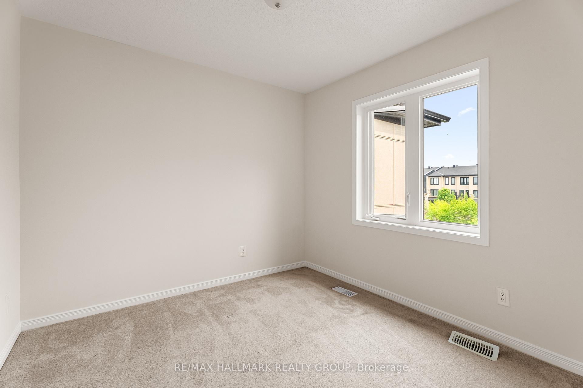 Photo 27 of 521 Radiant Private, Ottawa, Kanata - Emerald Meadows/Trailwest — HOMEH