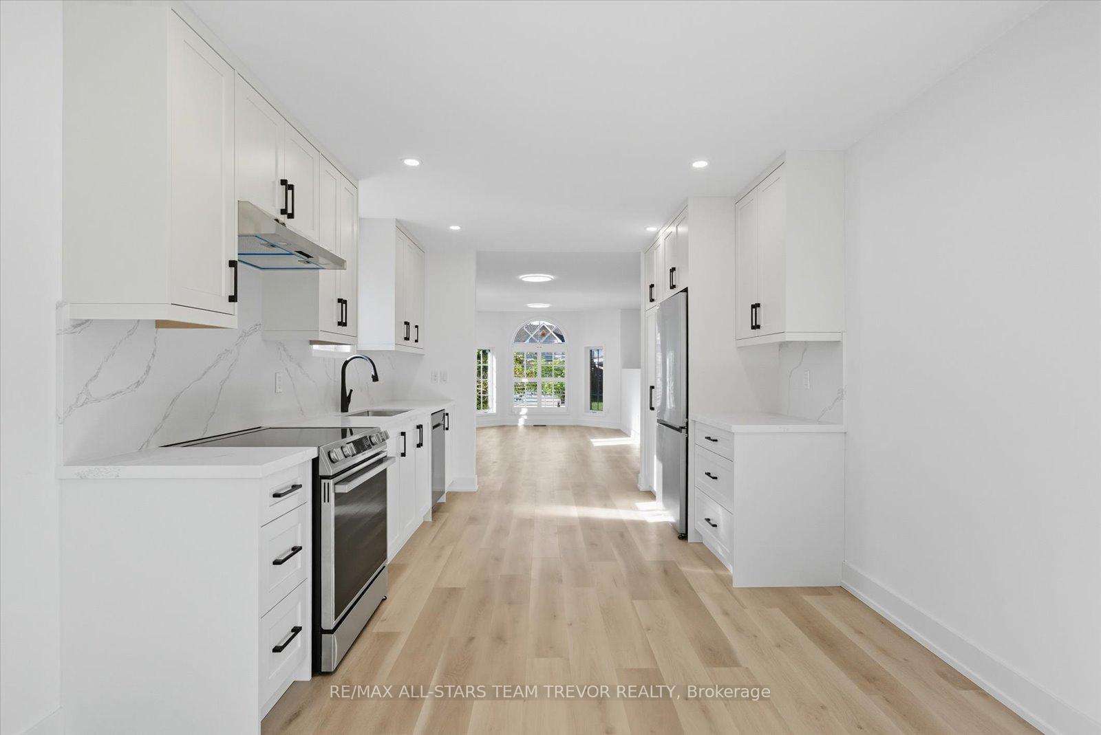 Photo 6 of 1313 Forest Street, Innisfil, Alcona — HOMEH