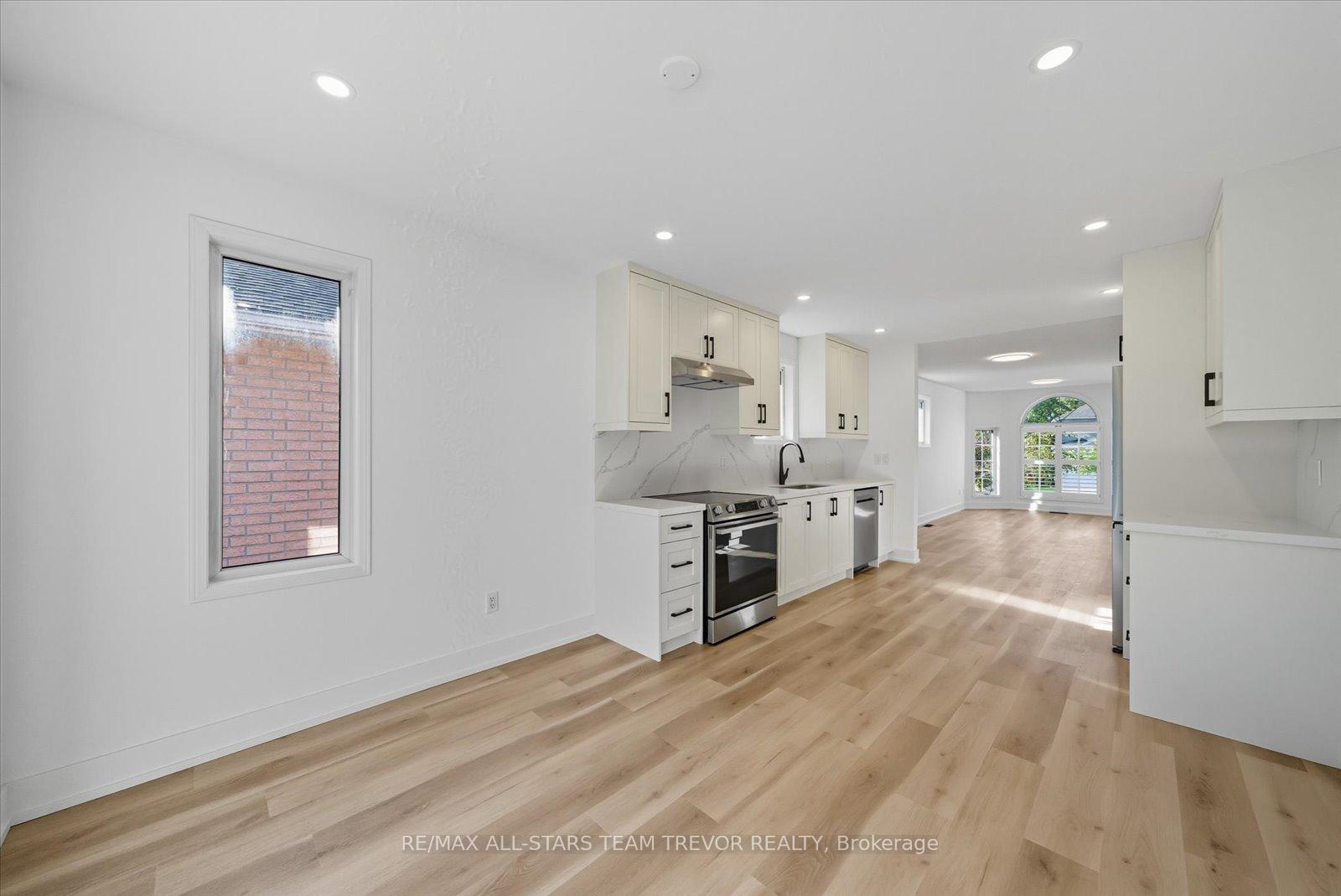 Photo 7 of 1313 Forest Street, Innisfil, Alcona — HOMEH