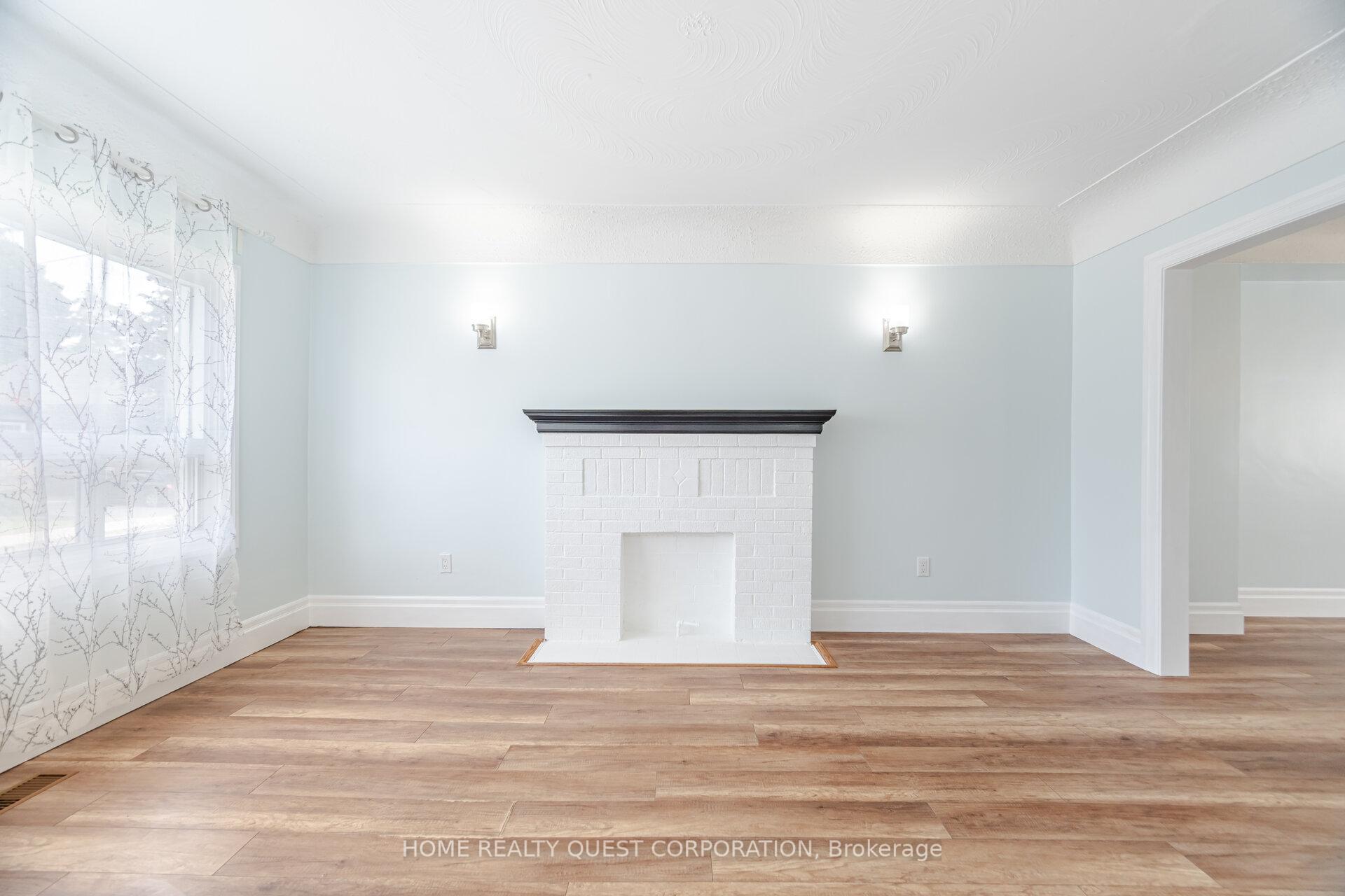 Photo 6 of Unit Upper Level, 99 Cope Street, Hamilton, Homeside — HOMEH