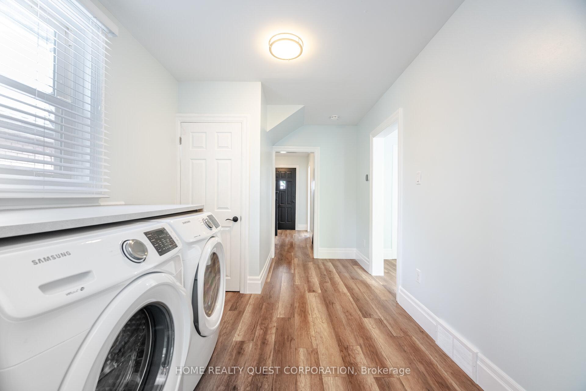 Photo 12 of Unit Upper Level, 99 Cope Street, Hamilton, Homeside — HOMEH