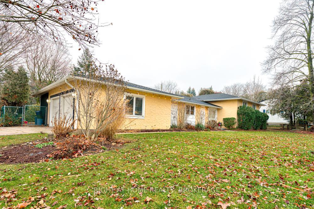 Photo 4 of 10 Marquette Drive W, Kitchener — HOMEH