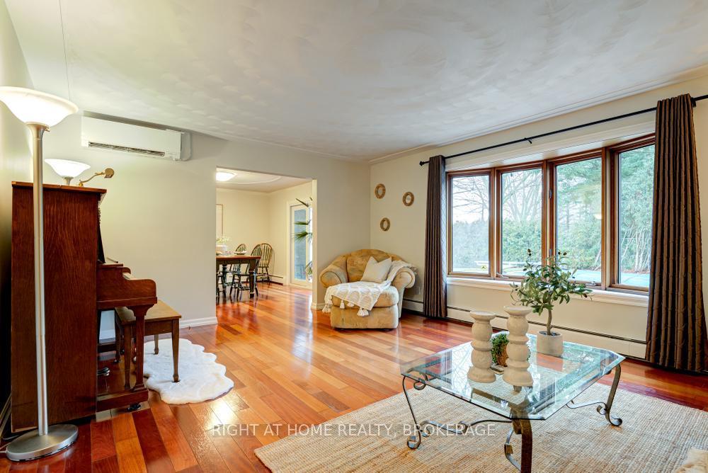 Photo 9 of 10 Marquette Drive W, Kitchener — HOMEH