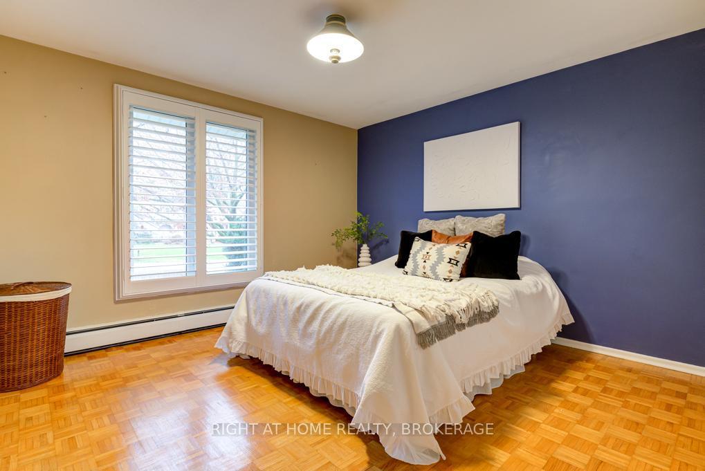 Photo 18 of 10 Marquette Drive W, Kitchener — HOMEH