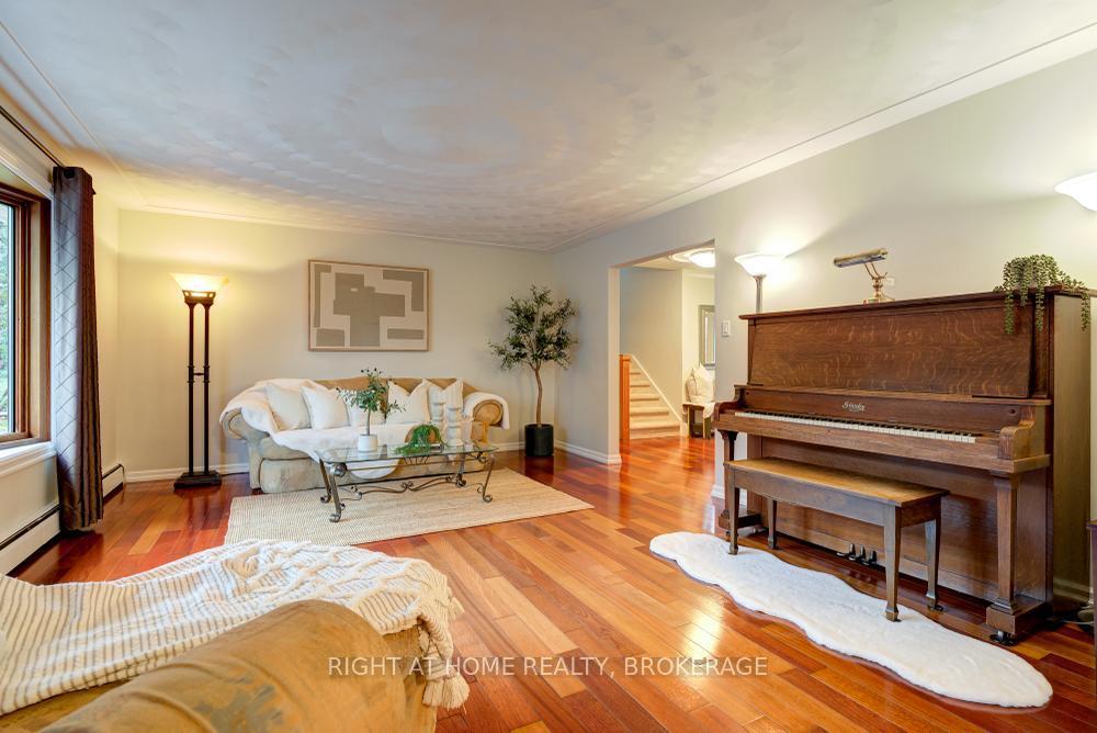 Photo 25 of 10 Marquette Drive W, Kitchener — HOMEH