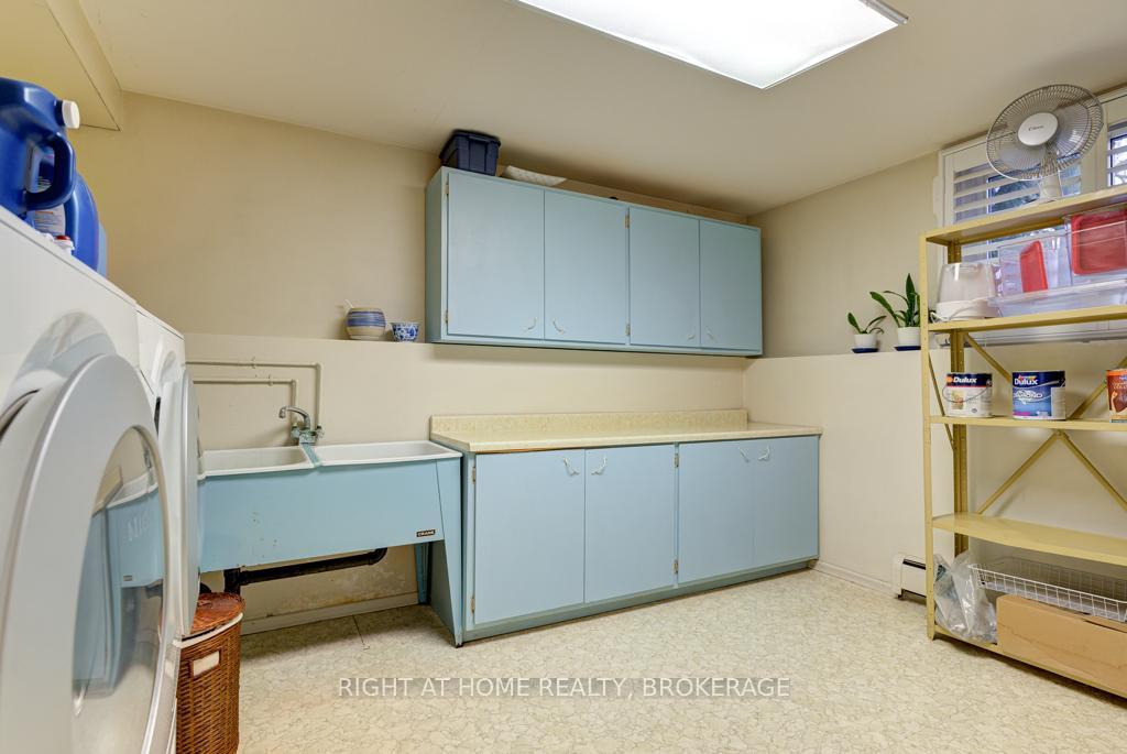 Photo 26 of 10 Marquette Drive W, Kitchener — HOMEH