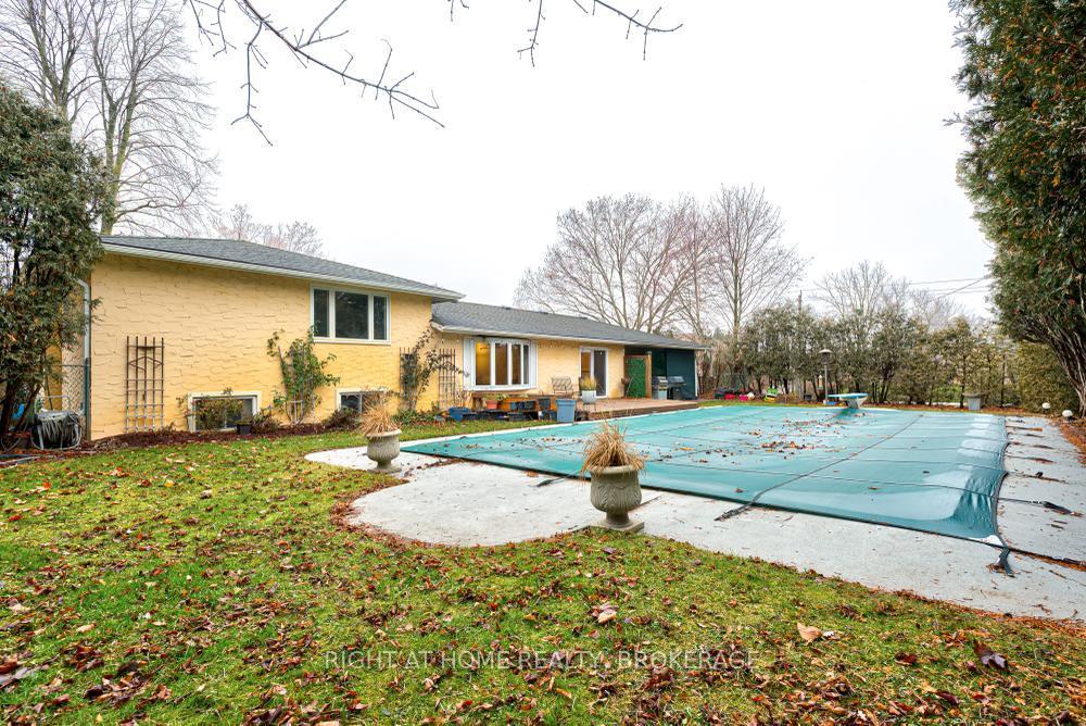 Photo 32 of 10 Marquette Drive W, Kitchener — HOMEH