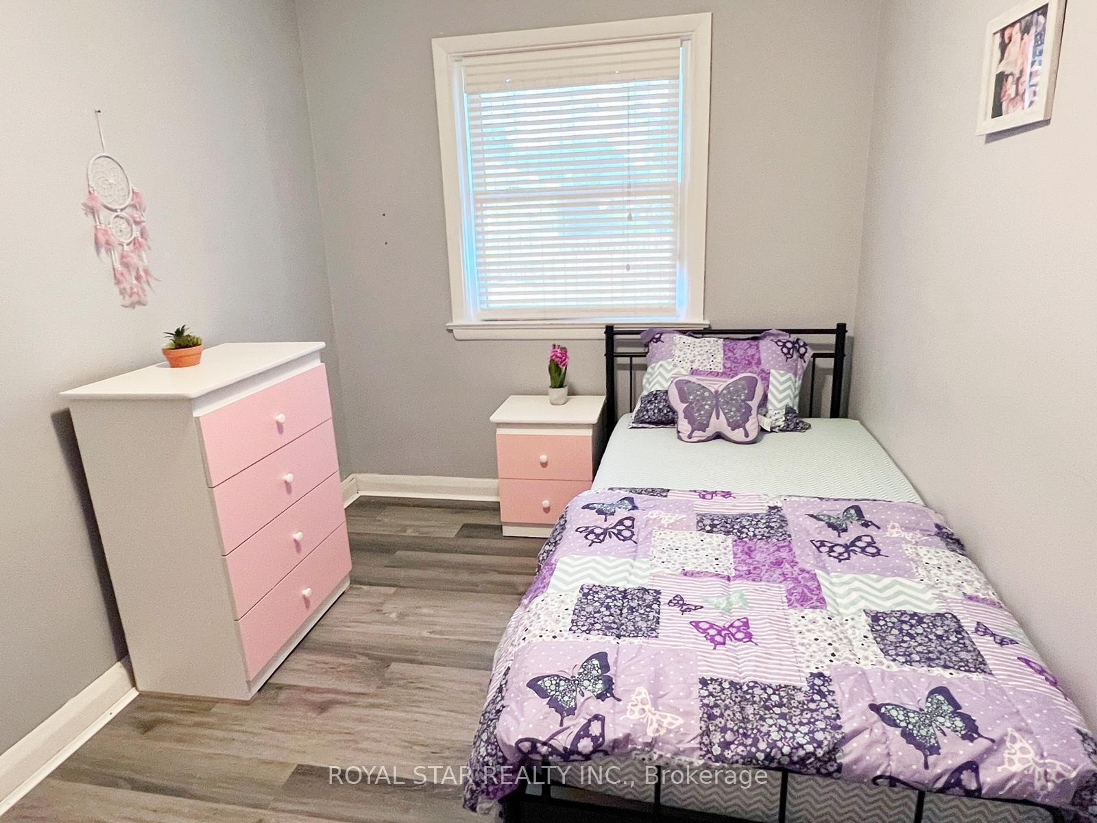 Photo 16 of 527 Clarke Road, London, East H — HOMEH