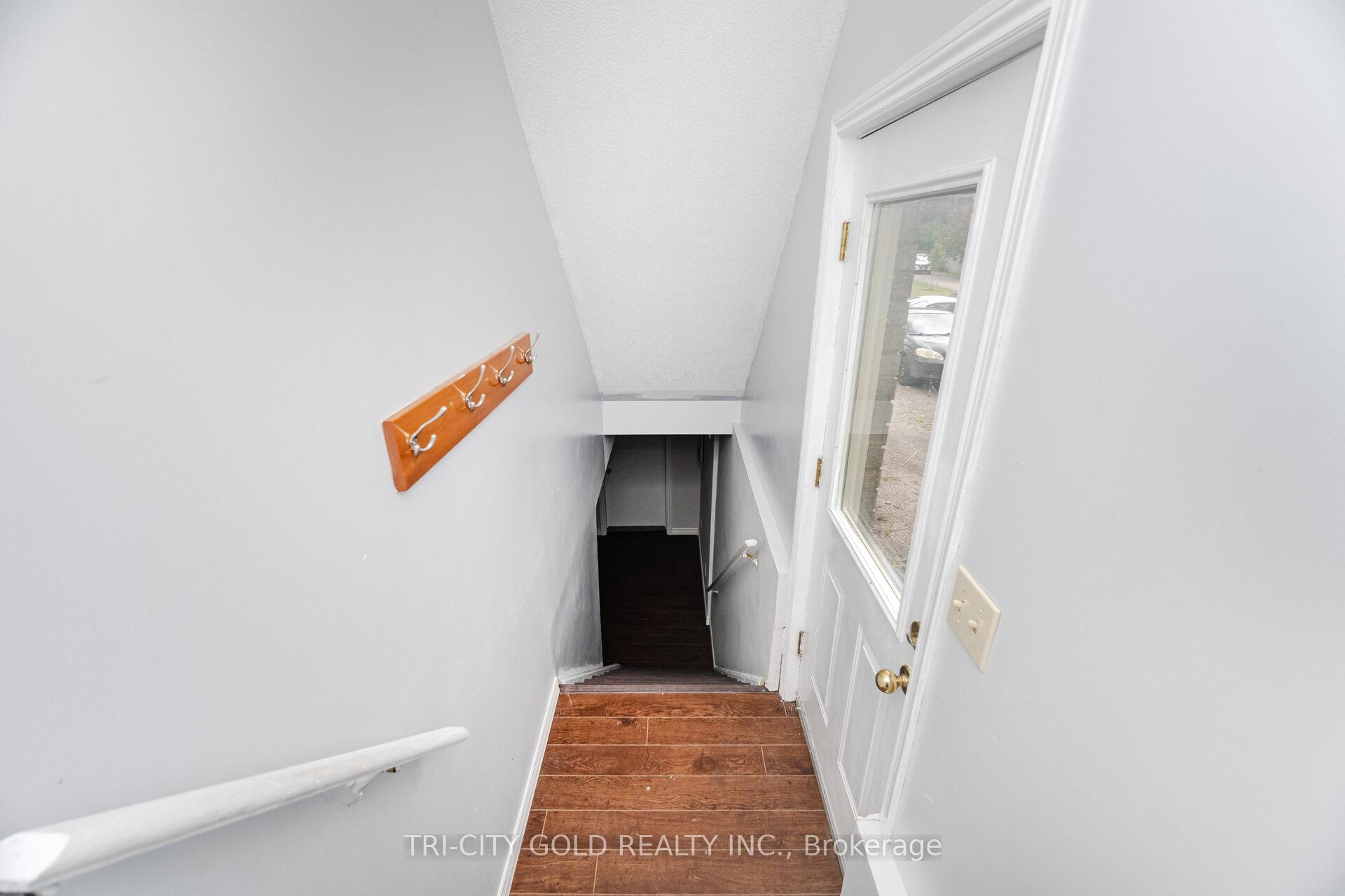 Photo 27 of 20 Rauch Court, Kitchener — HOMEH