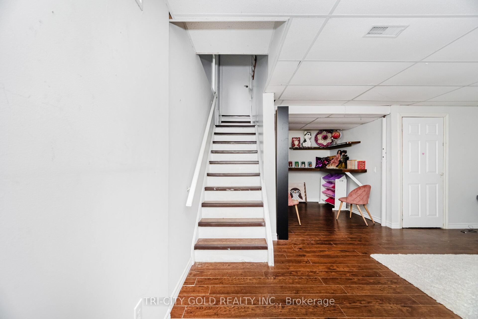 Photo 28 of 20 Rauch Court, Kitchener — HOMEH