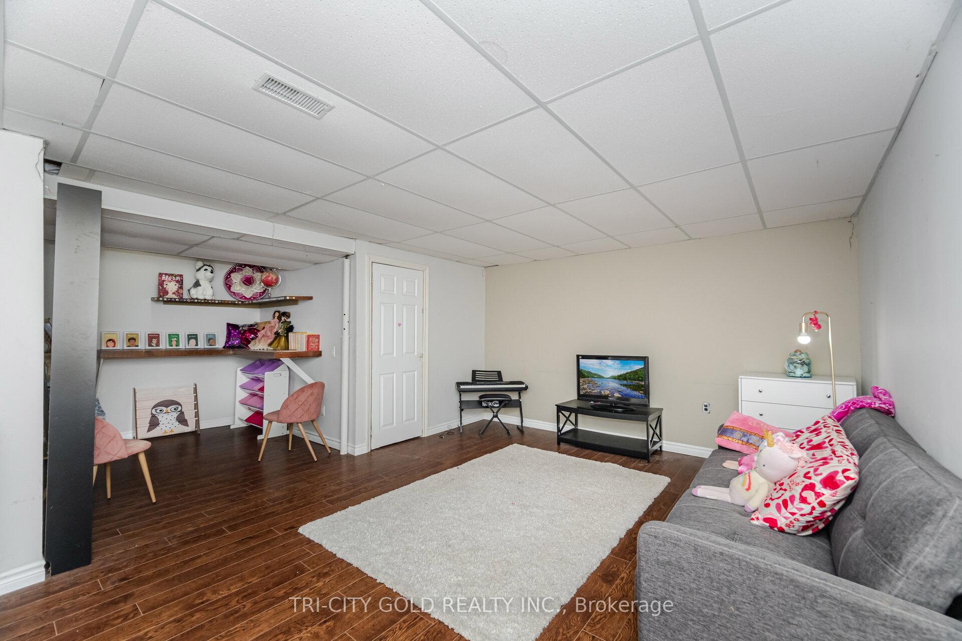 Photo 29 of 20 Rauch Court, Kitchener — HOMEH