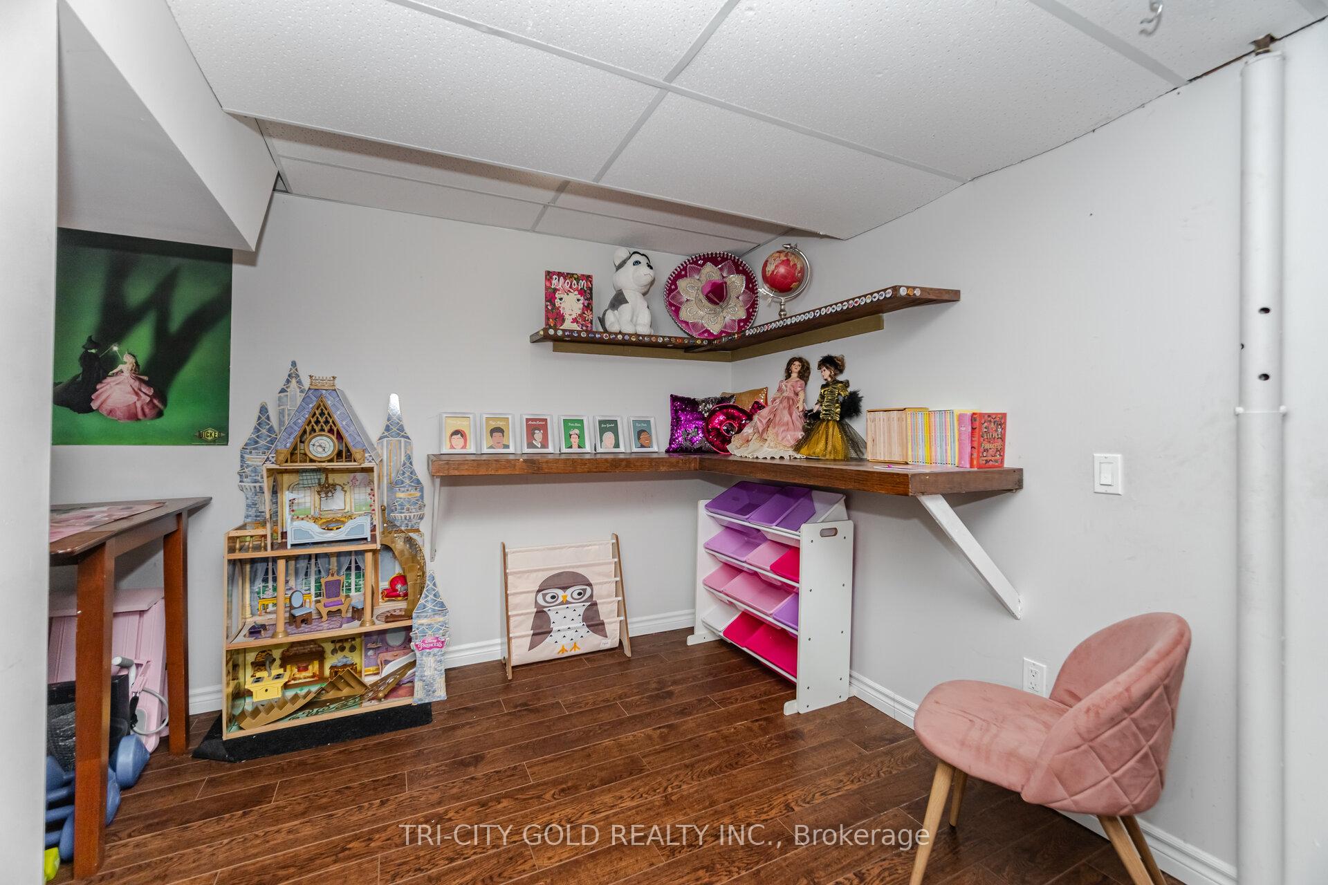Photo 33 of 20 Rauch Court, Kitchener — HOMEH