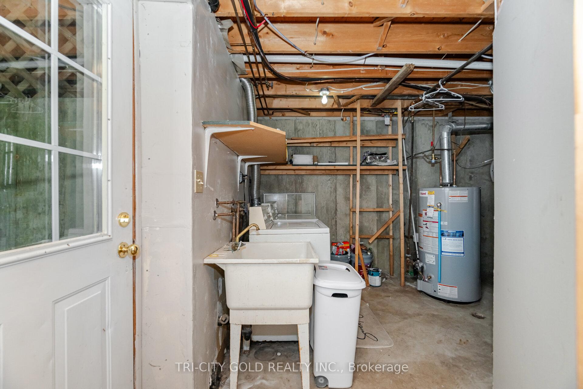 Photo 36 of 20 Rauch Court, Kitchener — HOMEH
