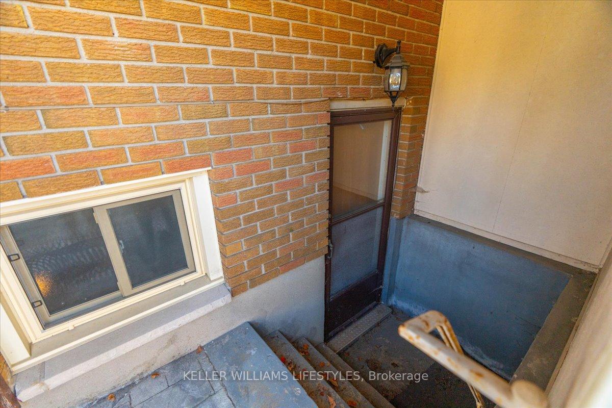 Photo 8 of 34 Stanhope Crescent, London, South S — HOMEH