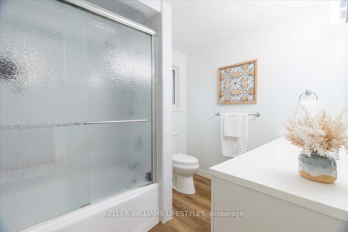 Photo 24 of 34 Stanhope Crescent, London, South S — HOMEH