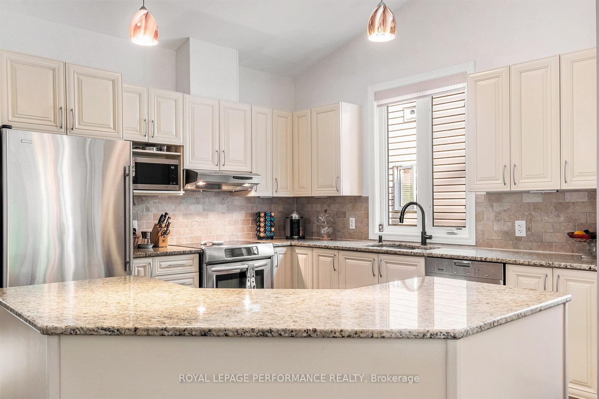 Photo 3 of 414 Statewood Drive, Ottawa, Kanata - Morgan's Grant/South March — HOMEH
