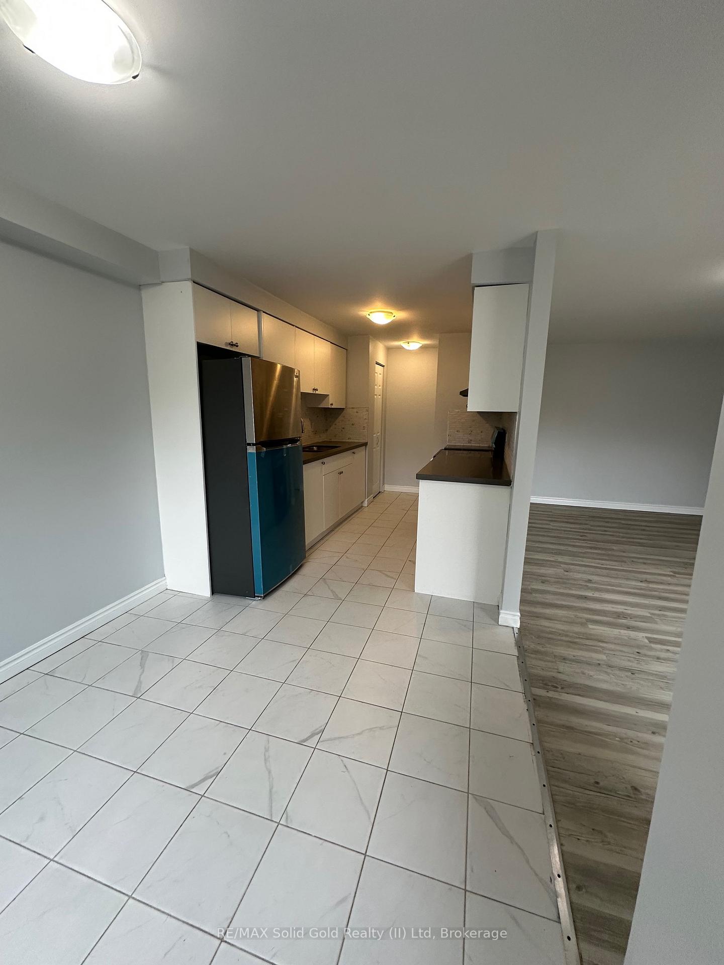 Photo 5 of Unit 4, 15 Mowat Boulevard, Kitchener — HOMEH