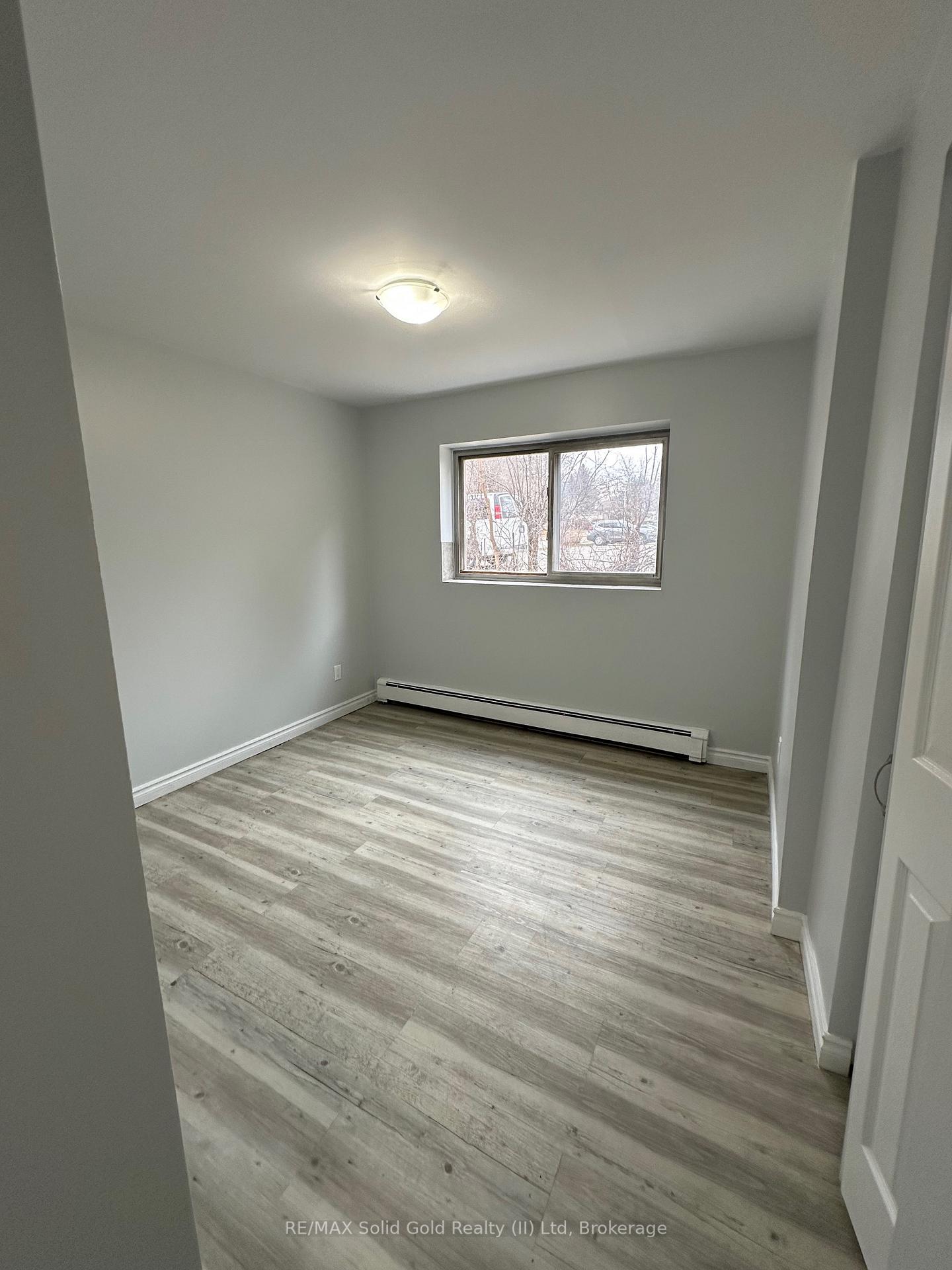 Photo 8 of Unit 4, 15 Mowat Boulevard, Kitchener — HOMEH
