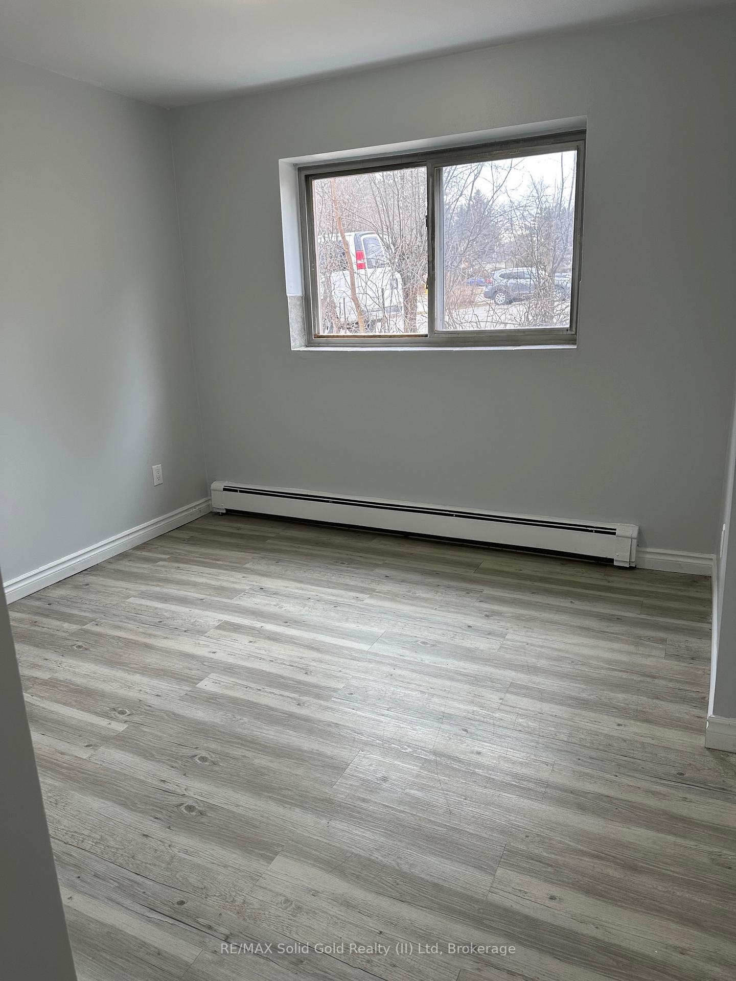 Photo 10 of Unit 4, 15 Mowat Boulevard, Kitchener — HOMEH