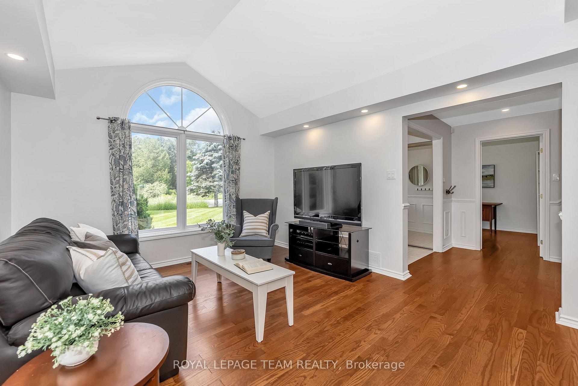 Photo 10 of 1536 Sherruby Way, Ottawa, Kanata - Rural Kanata (Central) — HOMEH