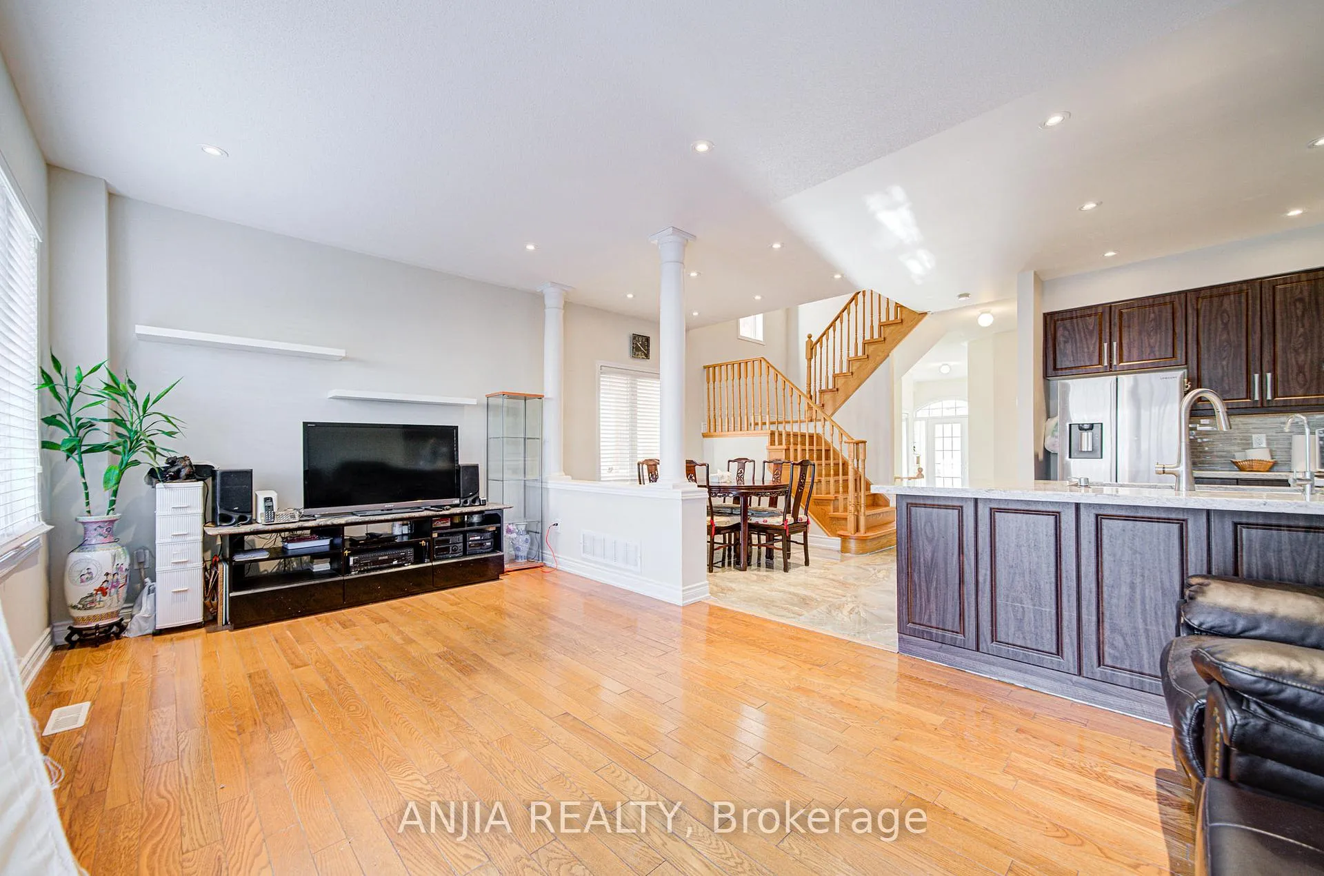 Photo 16 of 10 Wingrove Street, Markham, Wismer — HOMEH