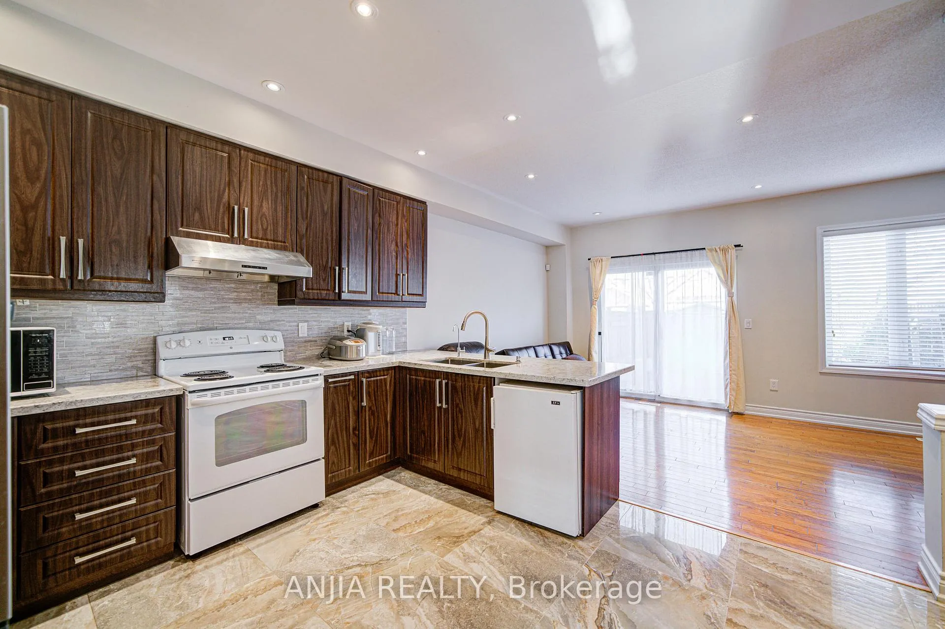 Photo 17 of 10 Wingrove Street, Markham, Wismer — HOMEH