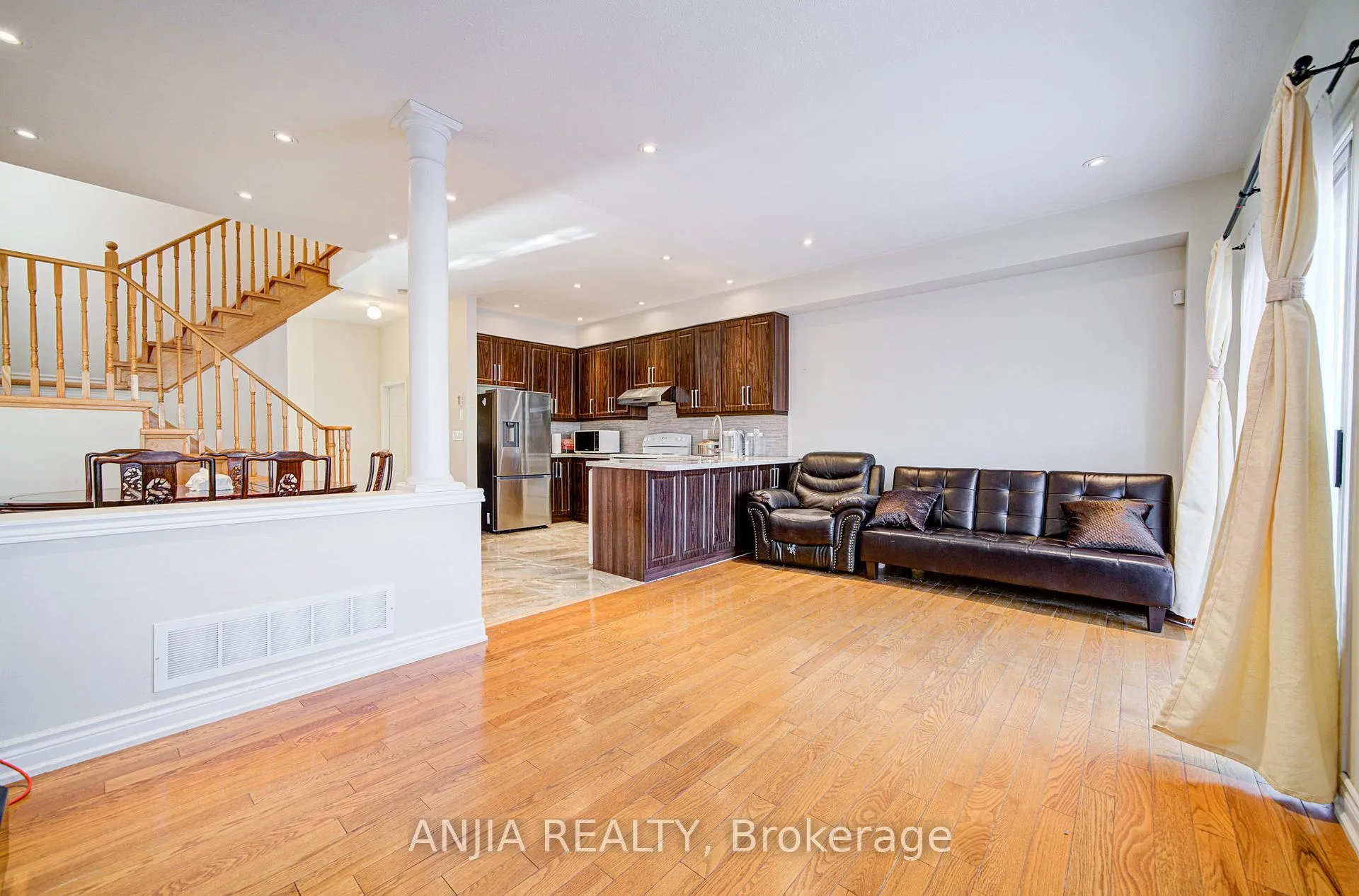 Photo 19 of 10 Wingrove Street, Markham, Wismer — HOMEH