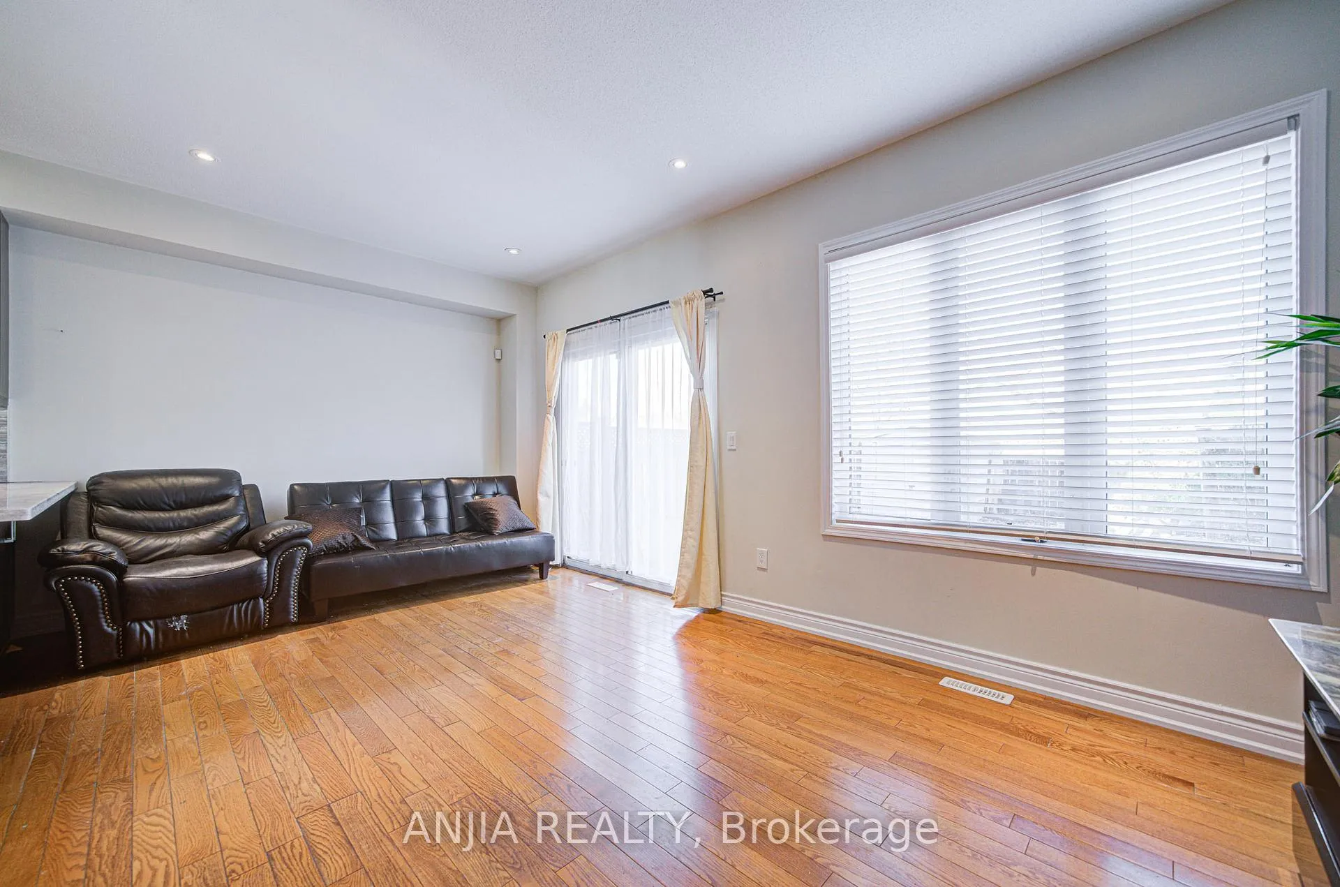 Photo 20 of 10 Wingrove Street, Markham, Wismer — HOMEH