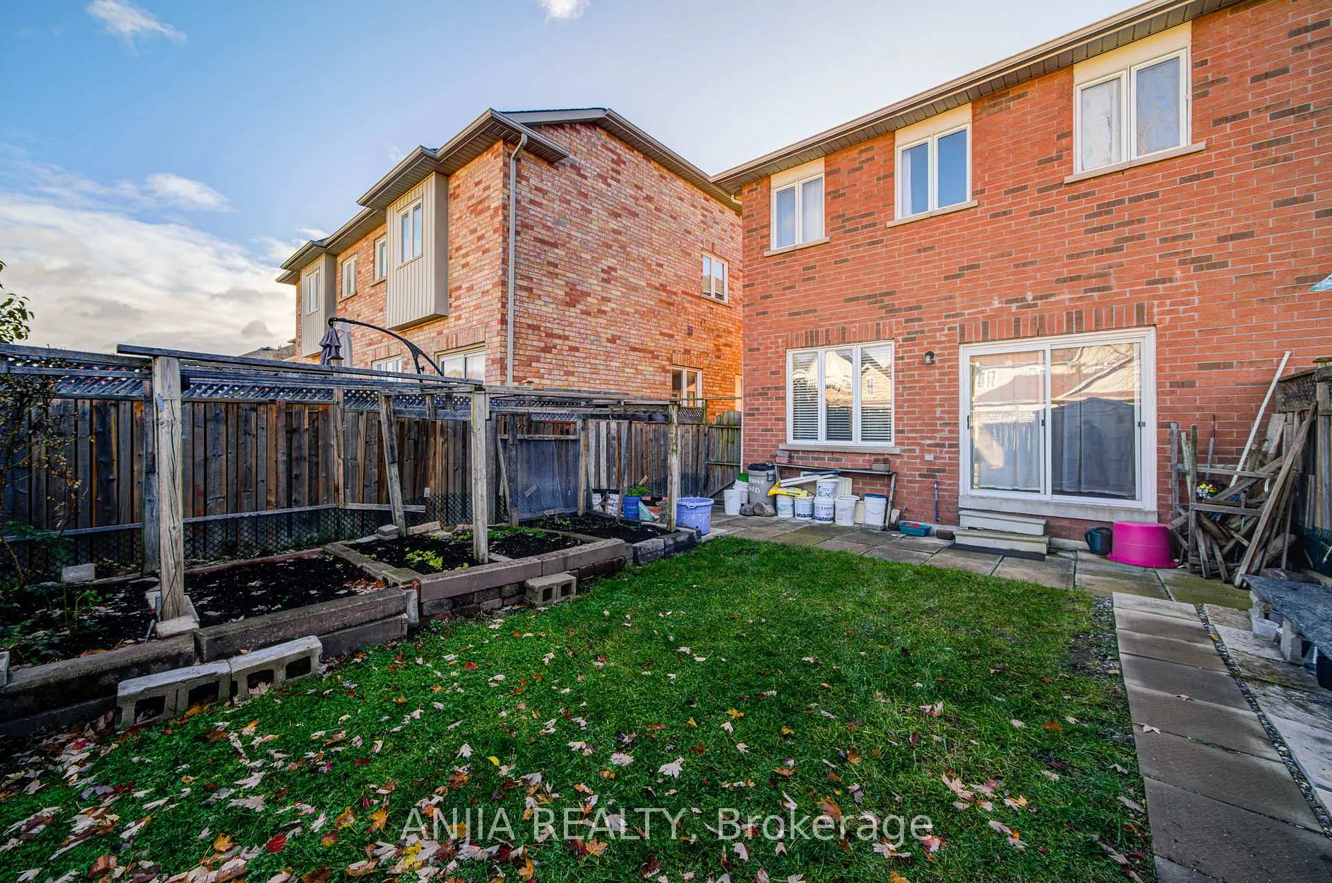 Photo 39 of 10 Wingrove Street, Markham, Wismer — HOMEH