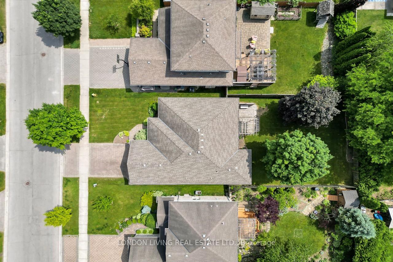 Photo 3 of 1715 Milestone Road, London, North C — HOMEH