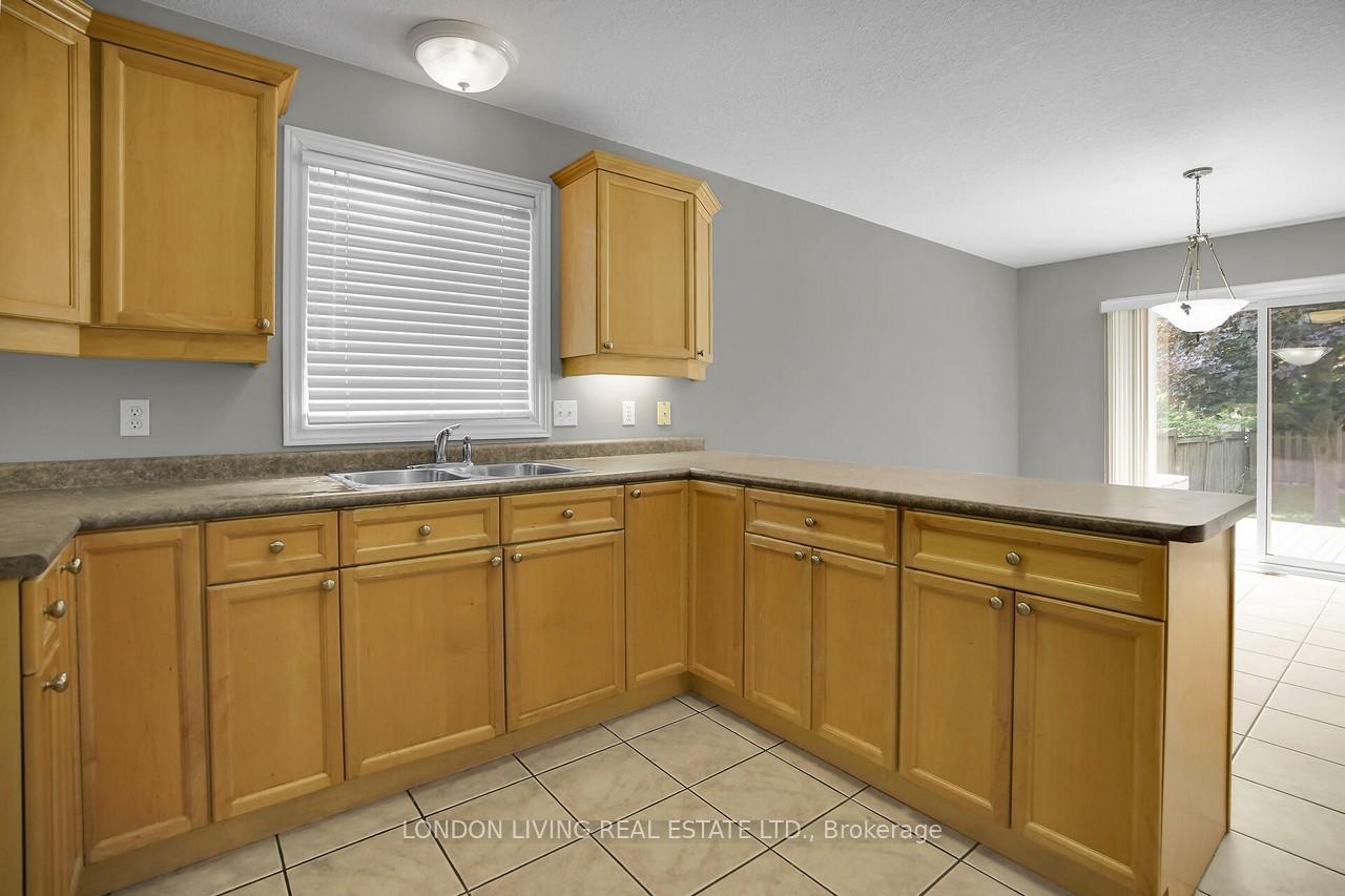 Photo 10 of 1715 Milestone Road, London, North C — HOMEH