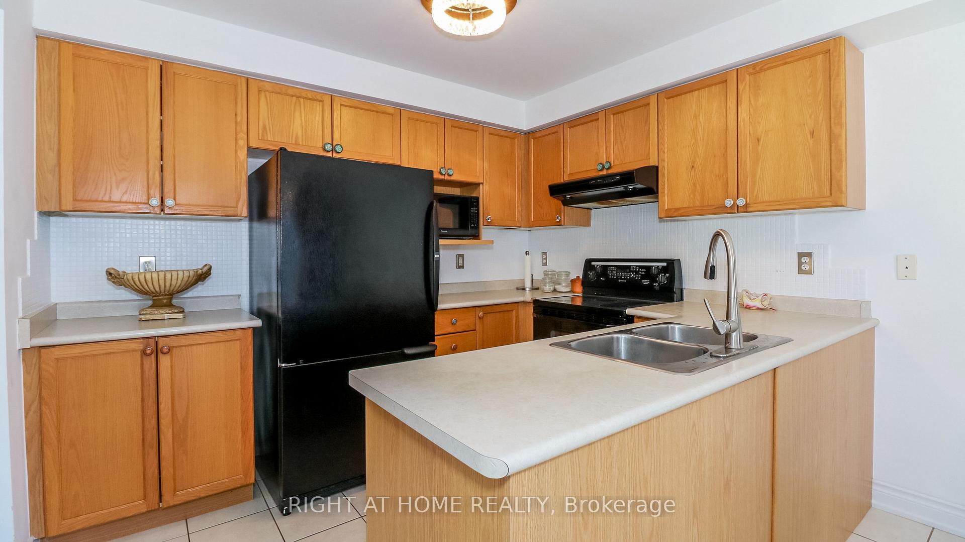 Photo 5 of 2072 Wilson Street, Innisfil, Alcona — HOMEH
