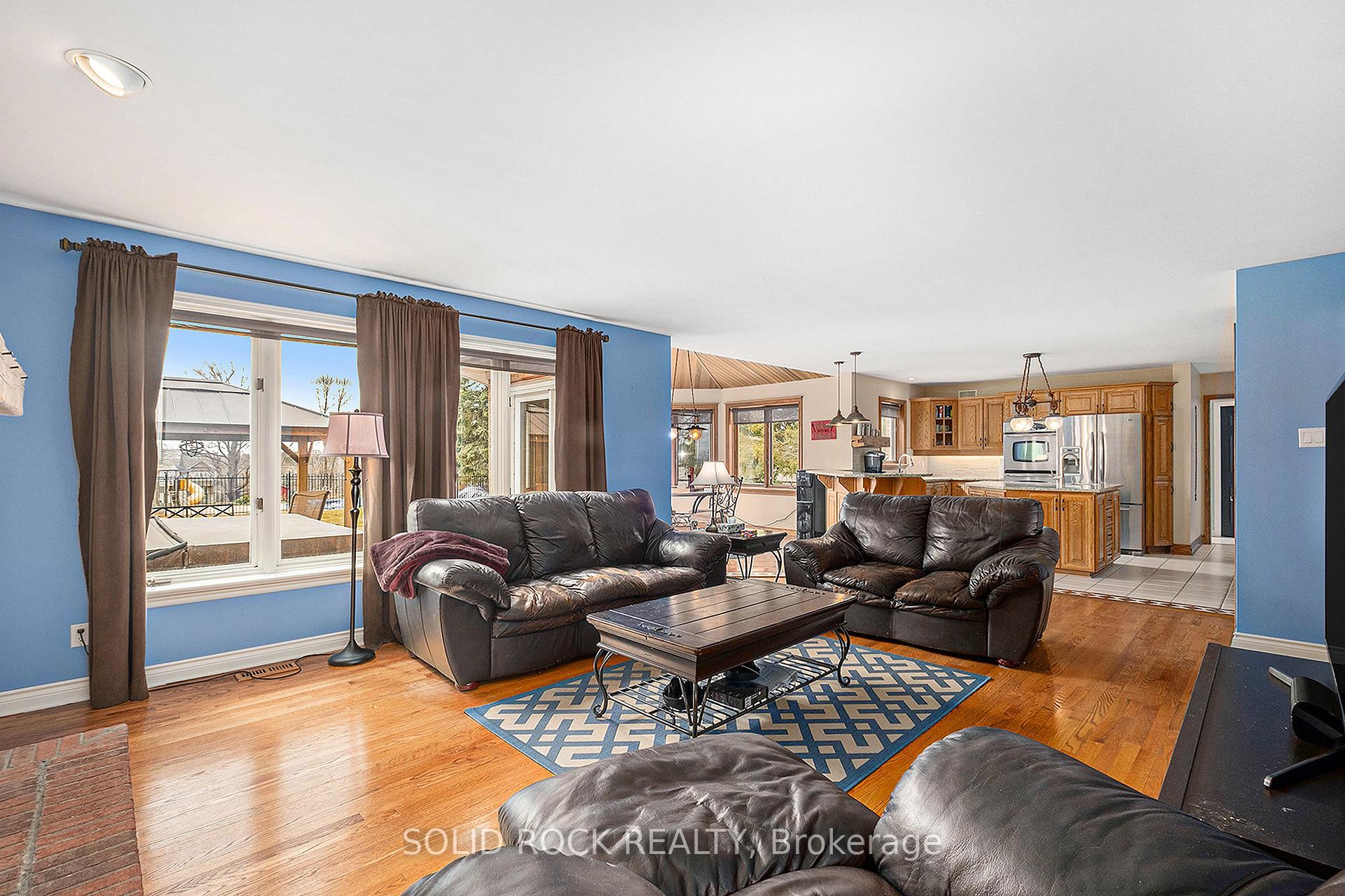 Photo 10 of 6634 Old Forest Drive, Ottawa, North Gower — HOMEH