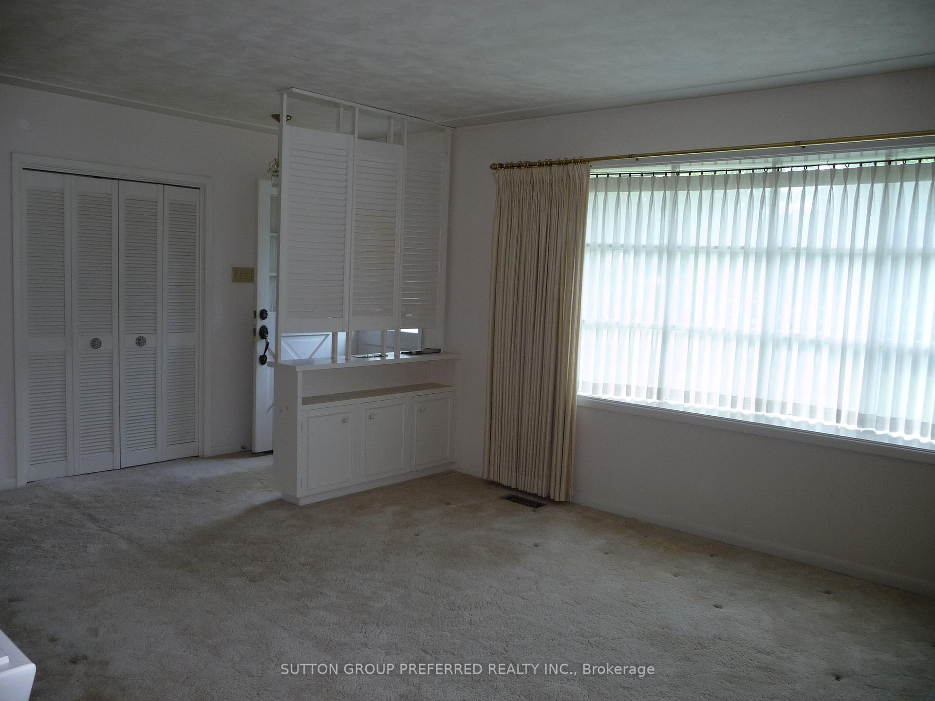 Photo 8 of 948 Dalkeith Avenue, London, North H — HOMEH