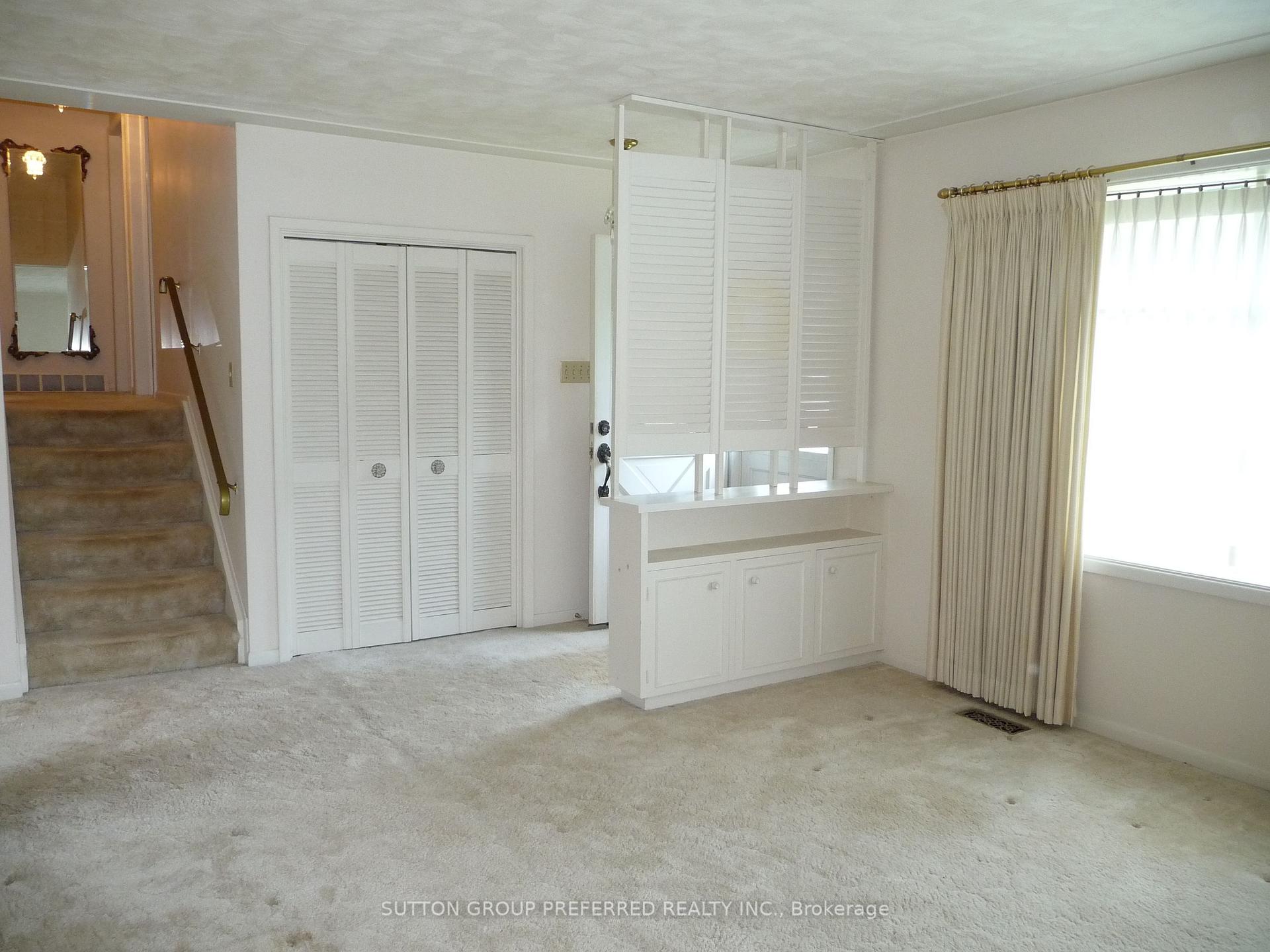 Photo 9 of 948 Dalkeith Avenue, London, North H — HOMEH
