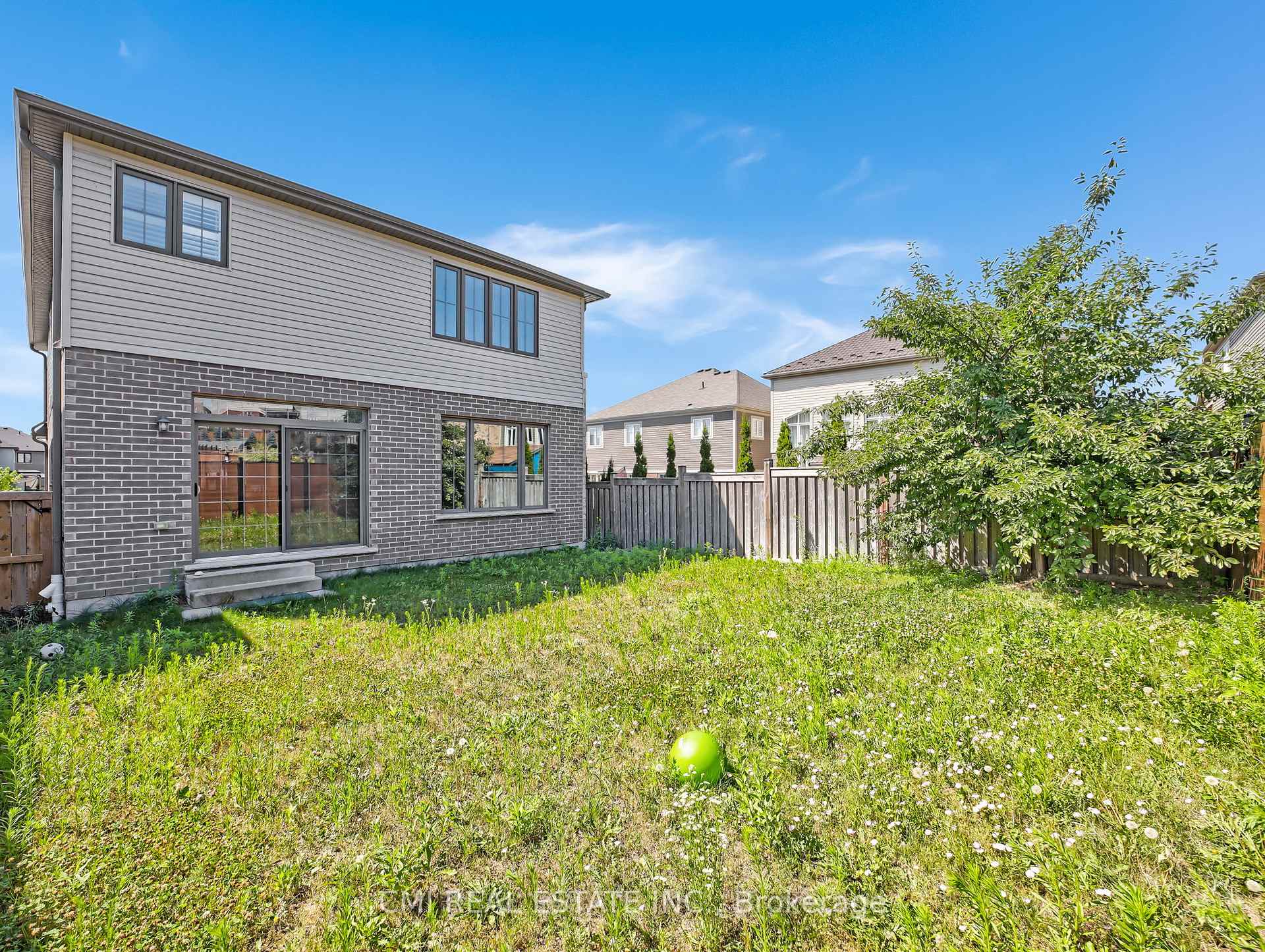 Photo 2 of 150 Blair Creek Drive, Kitchener — HOMEH