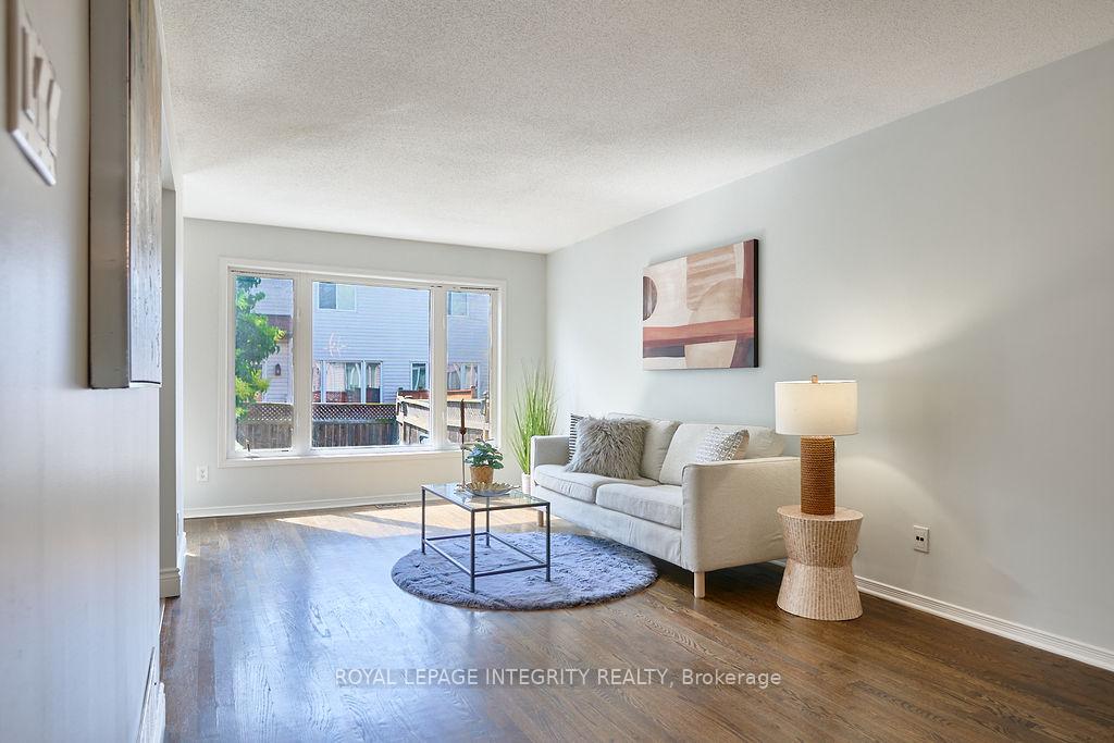 Photo 7 of 333 Brigitta Street, Ottawa, Kanata - Emerald Meadows/Trailwest — HOMEH