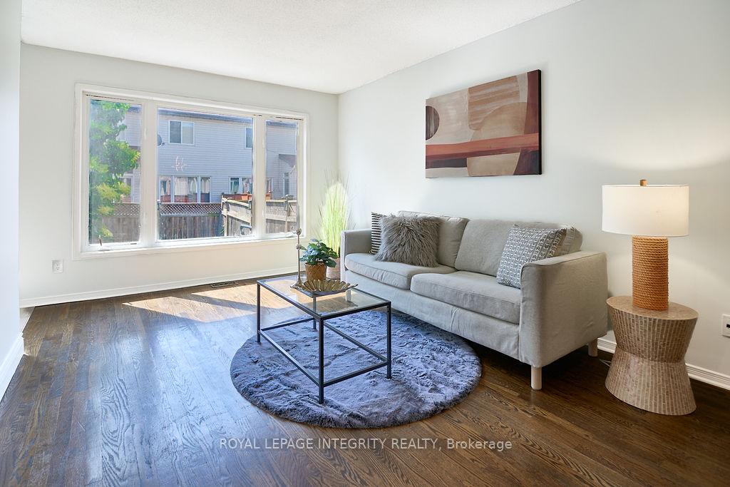 Photo 9 of 333 Brigitta Street, Ottawa, Kanata - Emerald Meadows/Trailwest — HOMEH