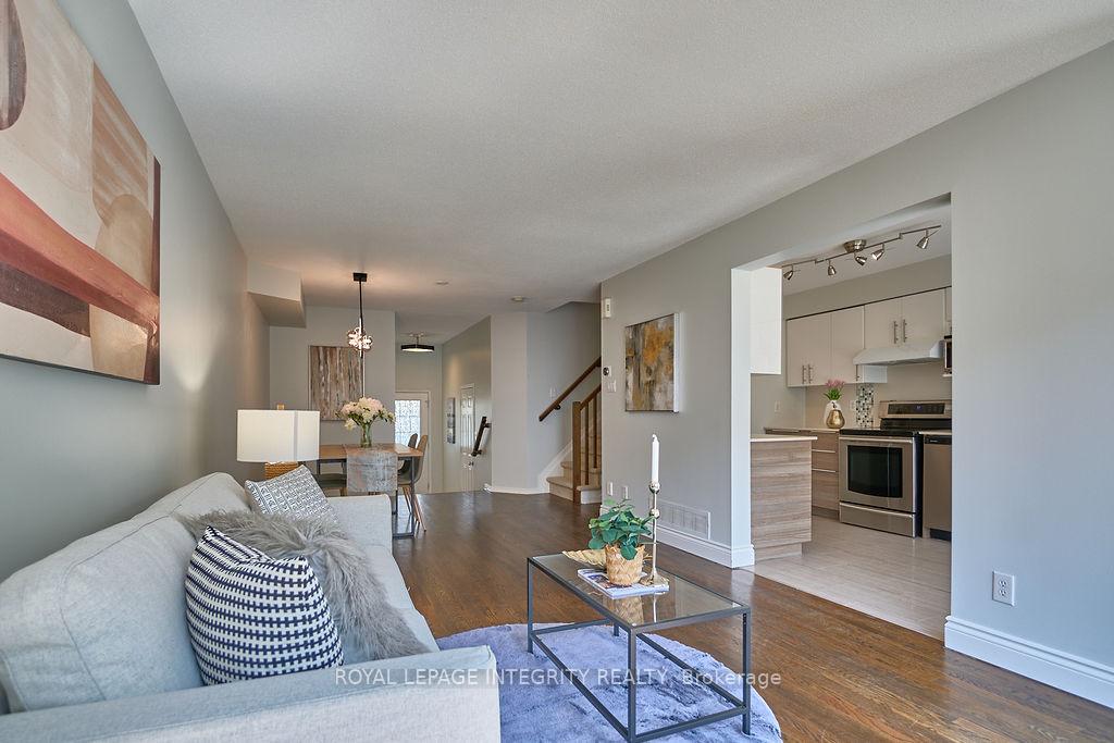 Photo 10 of 333 Brigitta Street, Ottawa, Kanata - Emerald Meadows/Trailwest — HOMEH