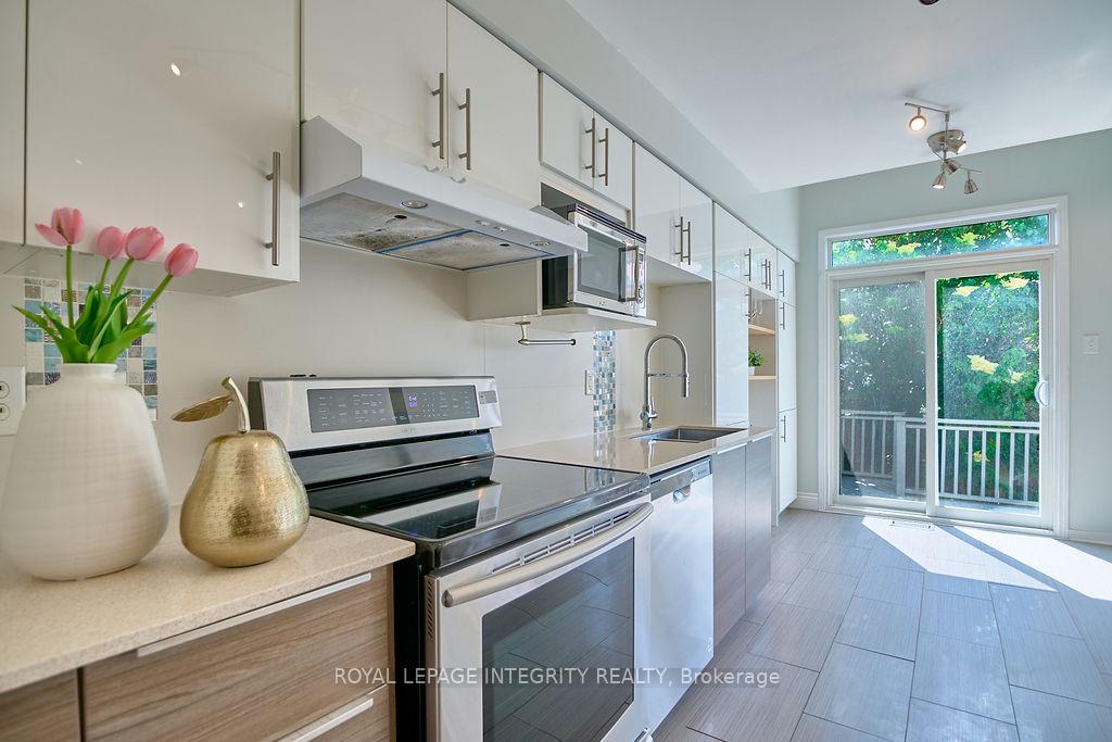 Photo 17 of 333 Brigitta Street, Ottawa, Kanata - Emerald Meadows/Trailwest — HOMEH