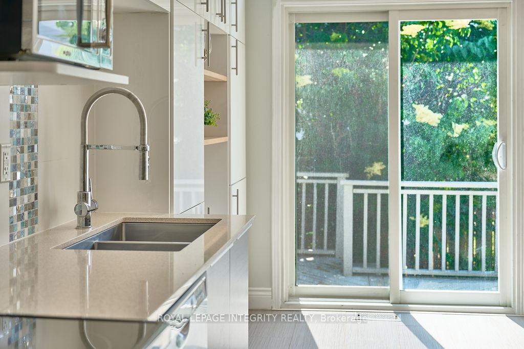 Photo 18 of 333 Brigitta Street, Ottawa, Kanata - Emerald Meadows/Trailwest — HOMEH