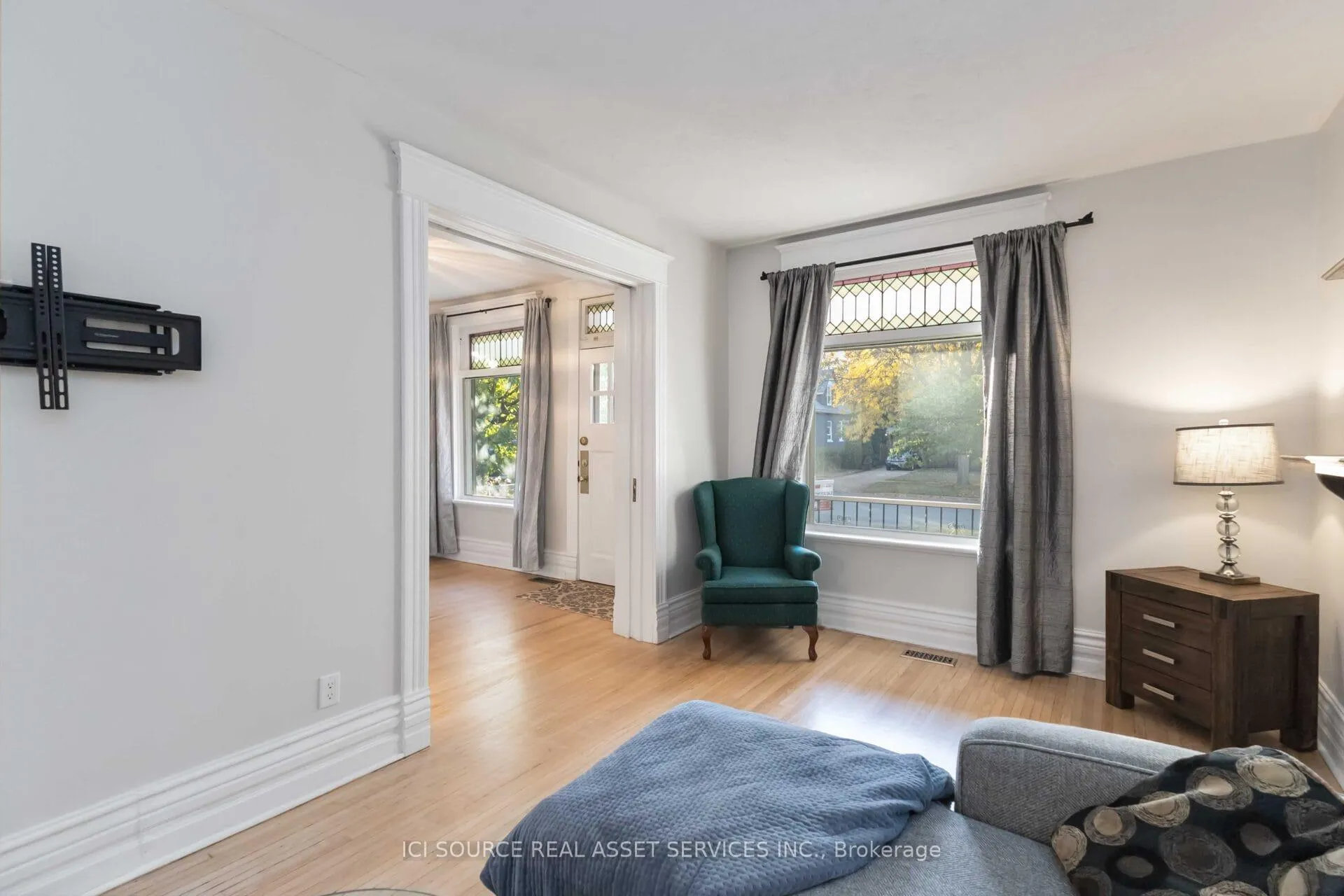 Photo 7 of 412 Grosvenor Street, London, East B — HOMEH