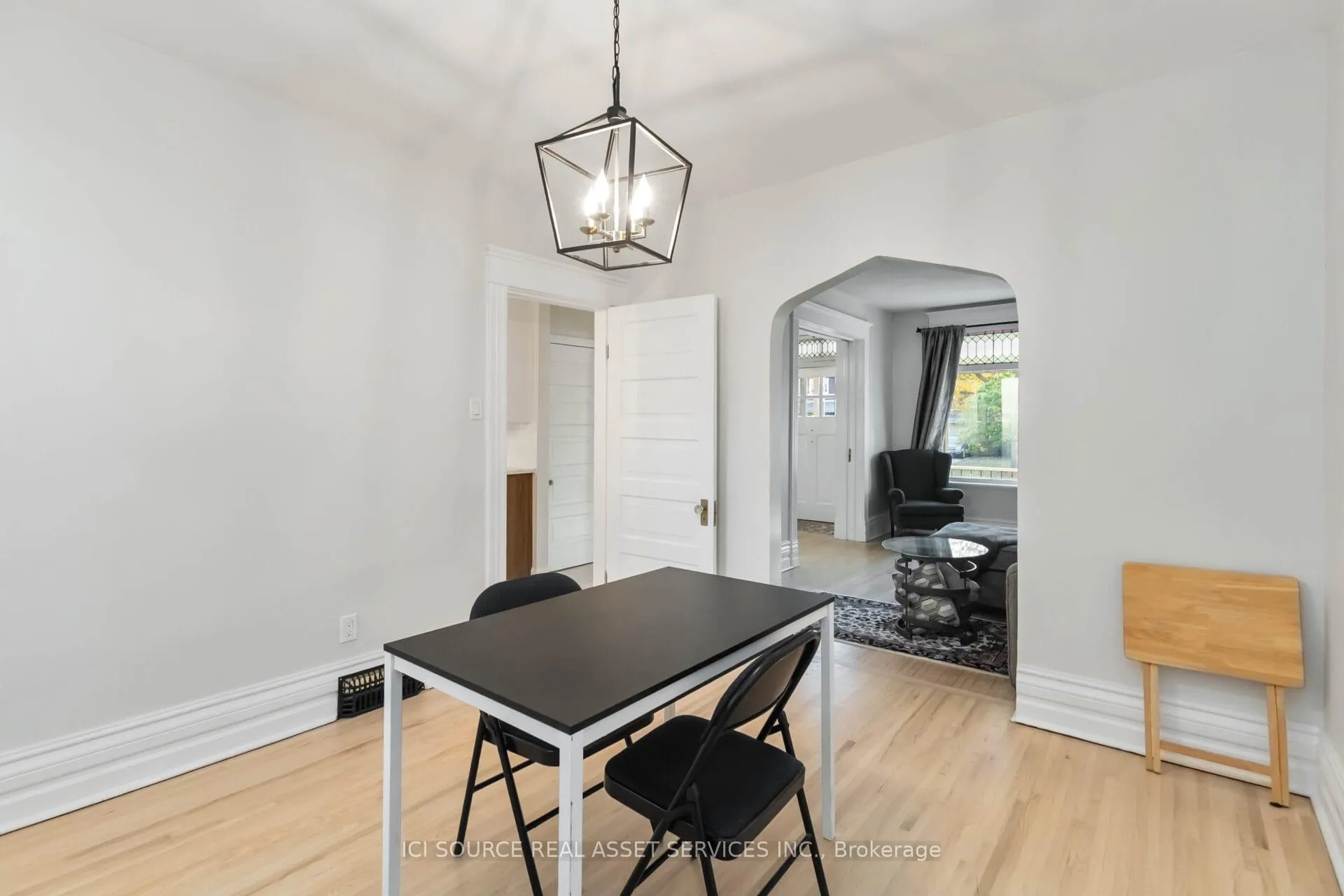 Photo 10 of 412 Grosvenor Street, London, East B — HOMEH