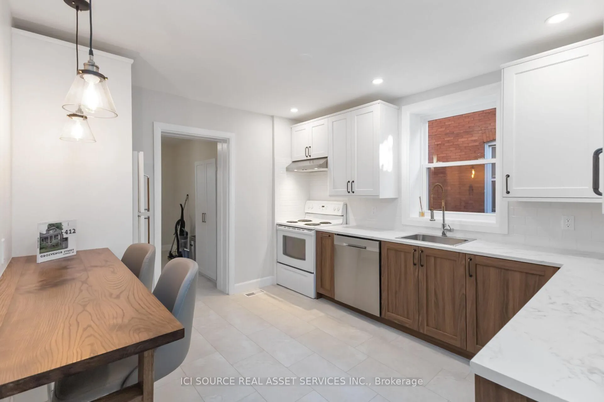 Photo 11 of 412 Grosvenor Street, London, East B — HOMEH