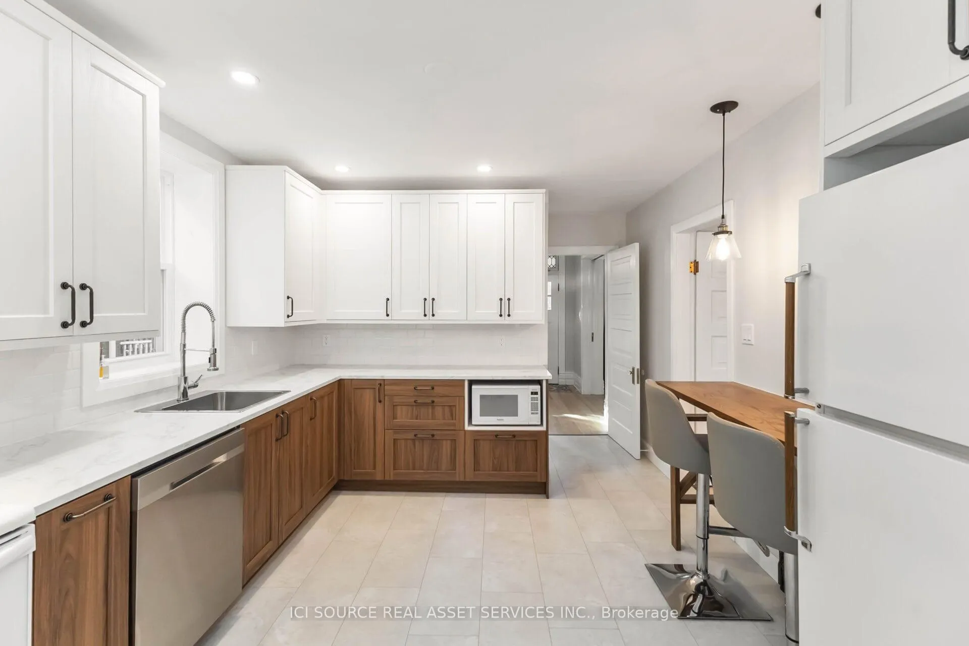 Photo 12 of 412 Grosvenor Street, London, East B — HOMEH