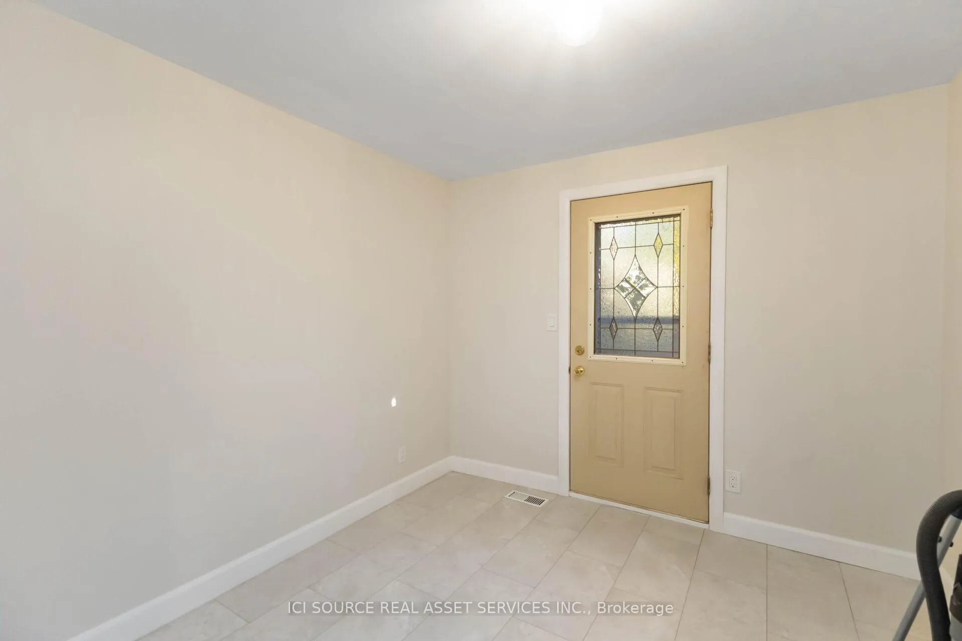 Photo 14 of 412 Grosvenor Street, London, East B — HOMEH