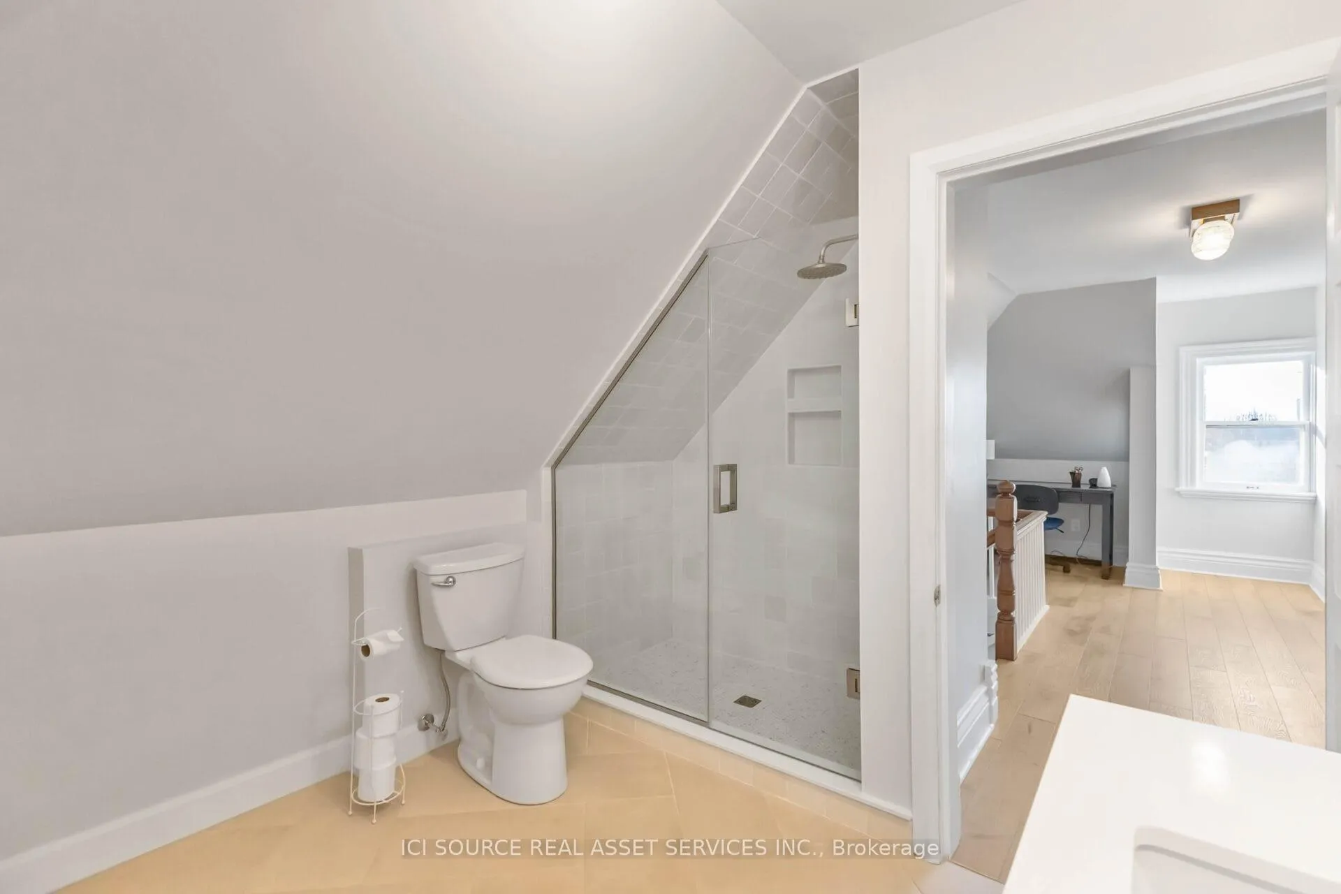 Photo 20 of 412 Grosvenor Street, London, East B — HOMEH